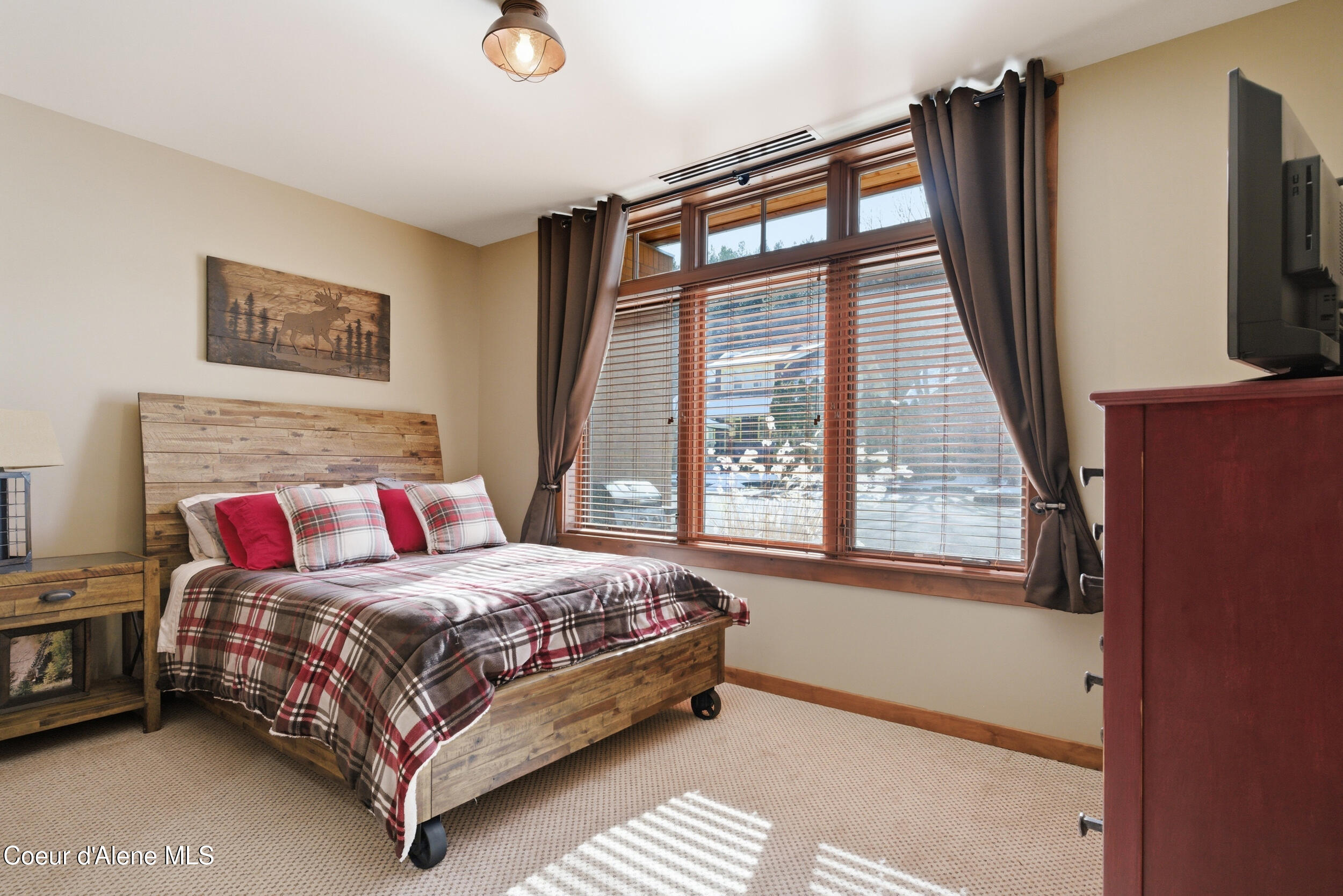 834 Mc Kinley Ave, 102