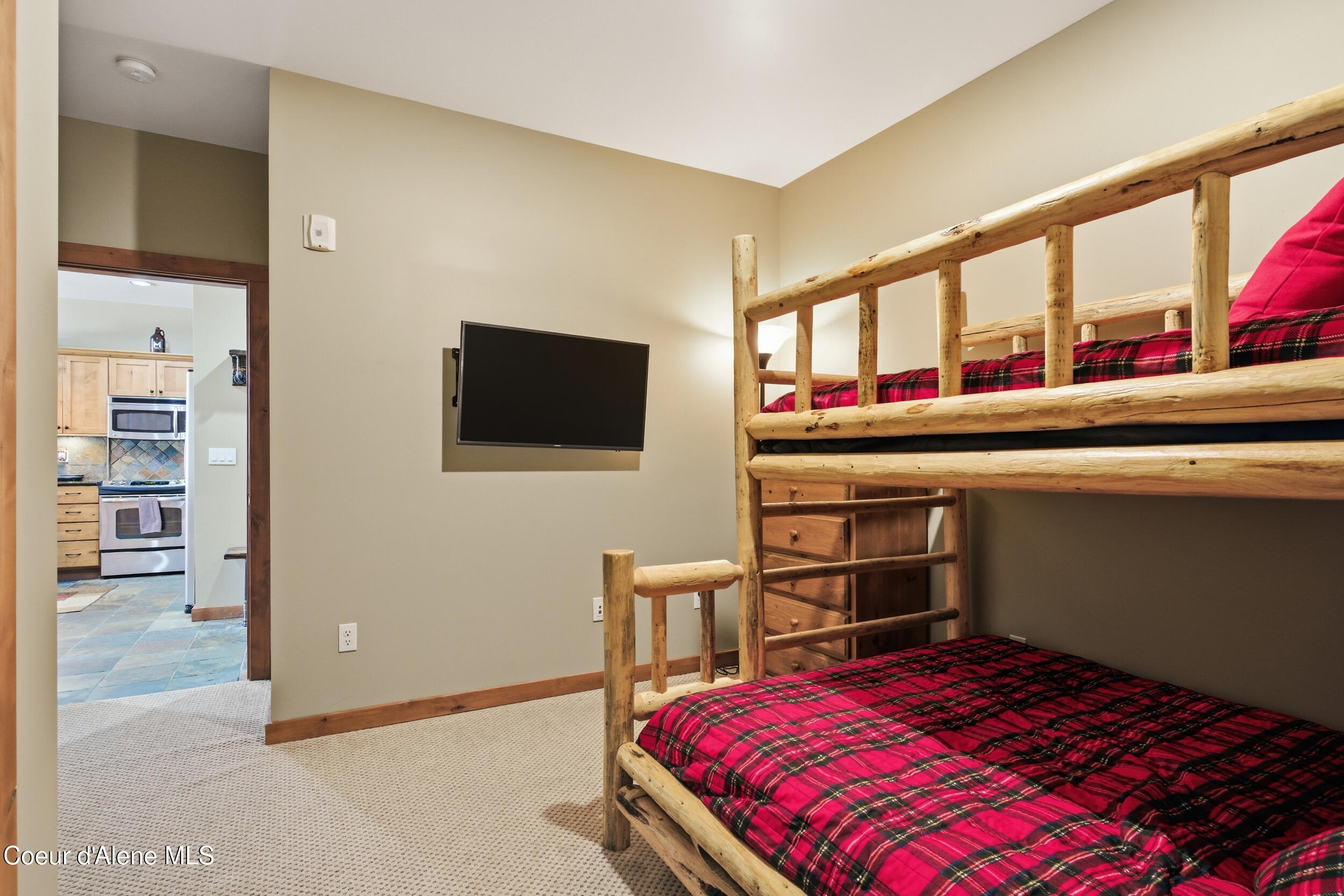 834 Mc Kinley Ave, 102