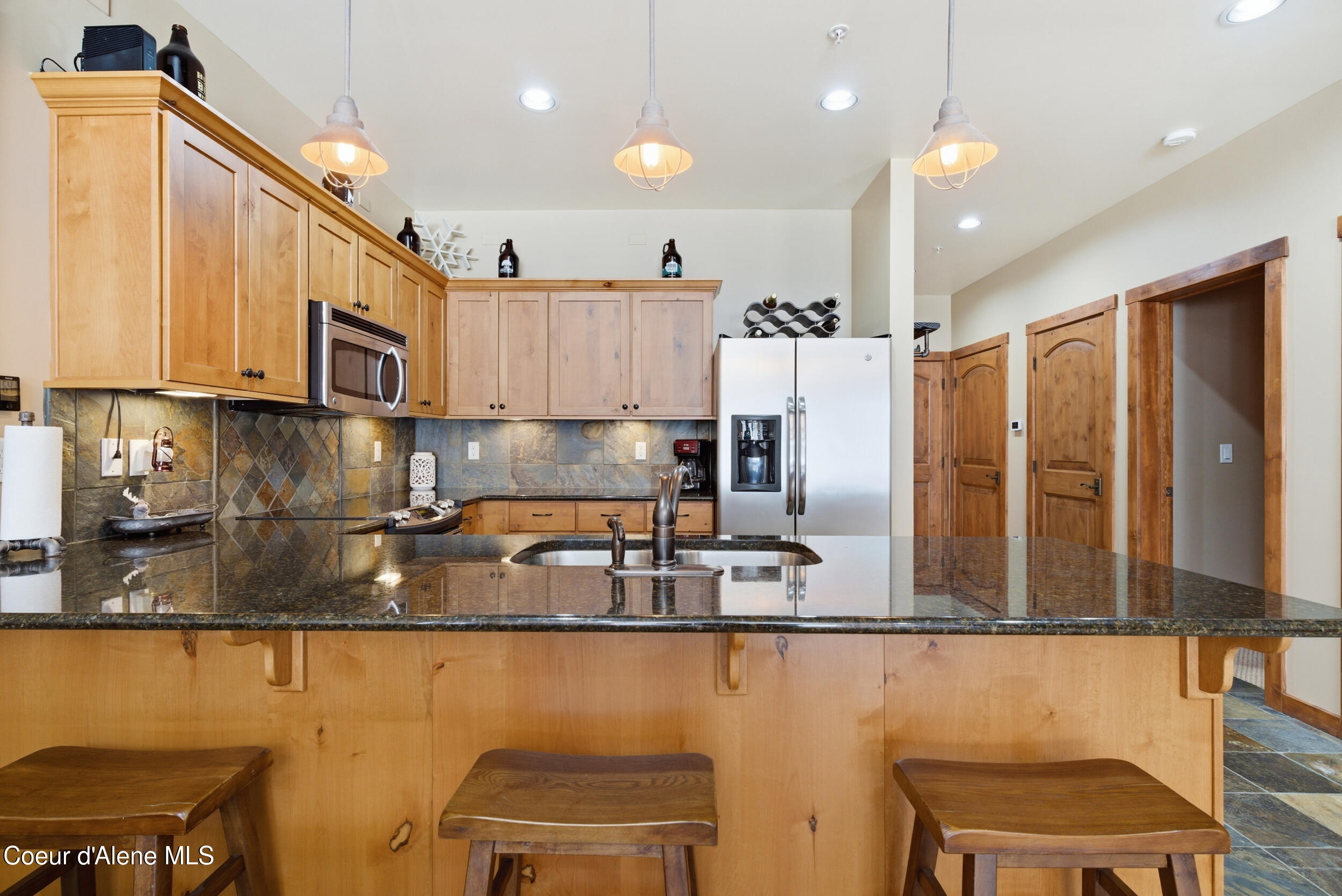 834 Mc Kinley Ave, 102