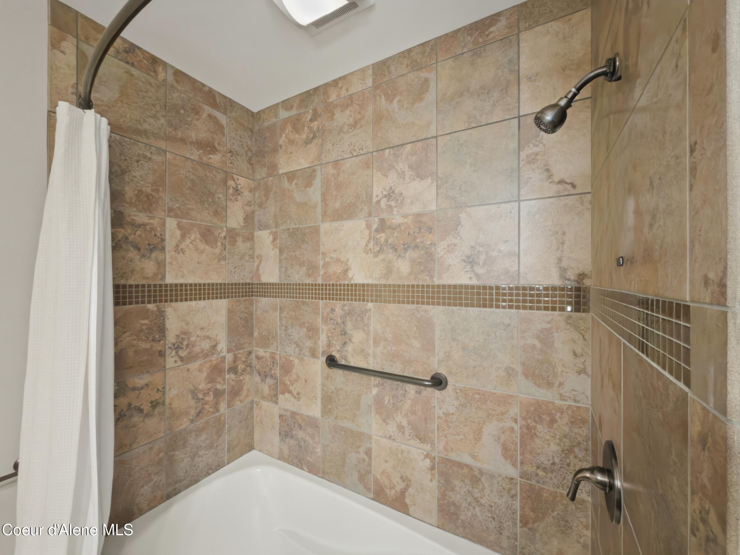 834 Mc Kinley Ave, 102