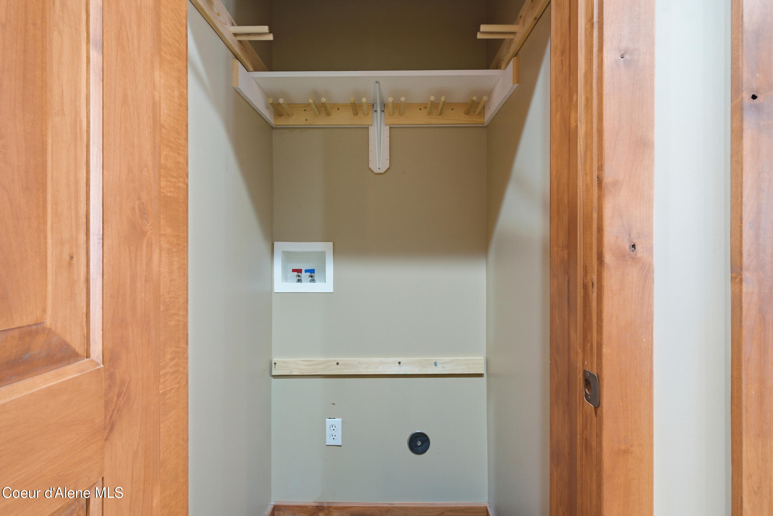 834 Mc Kinley Ave, 102