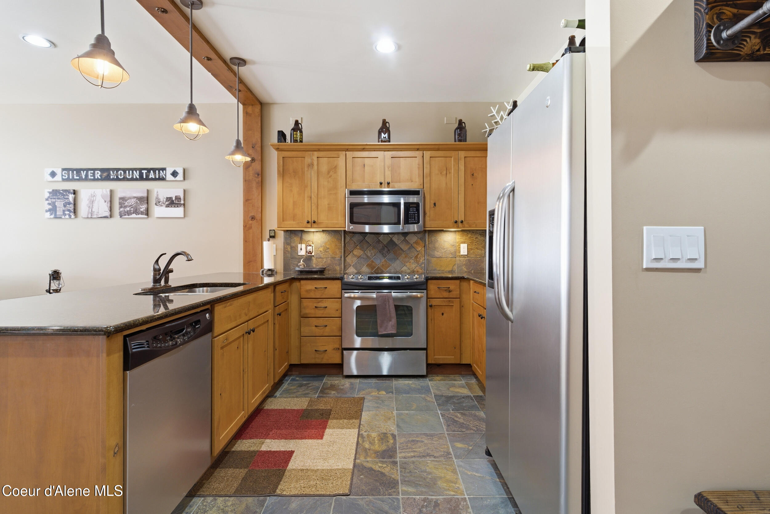 834 Mc Kinley Ave, 102