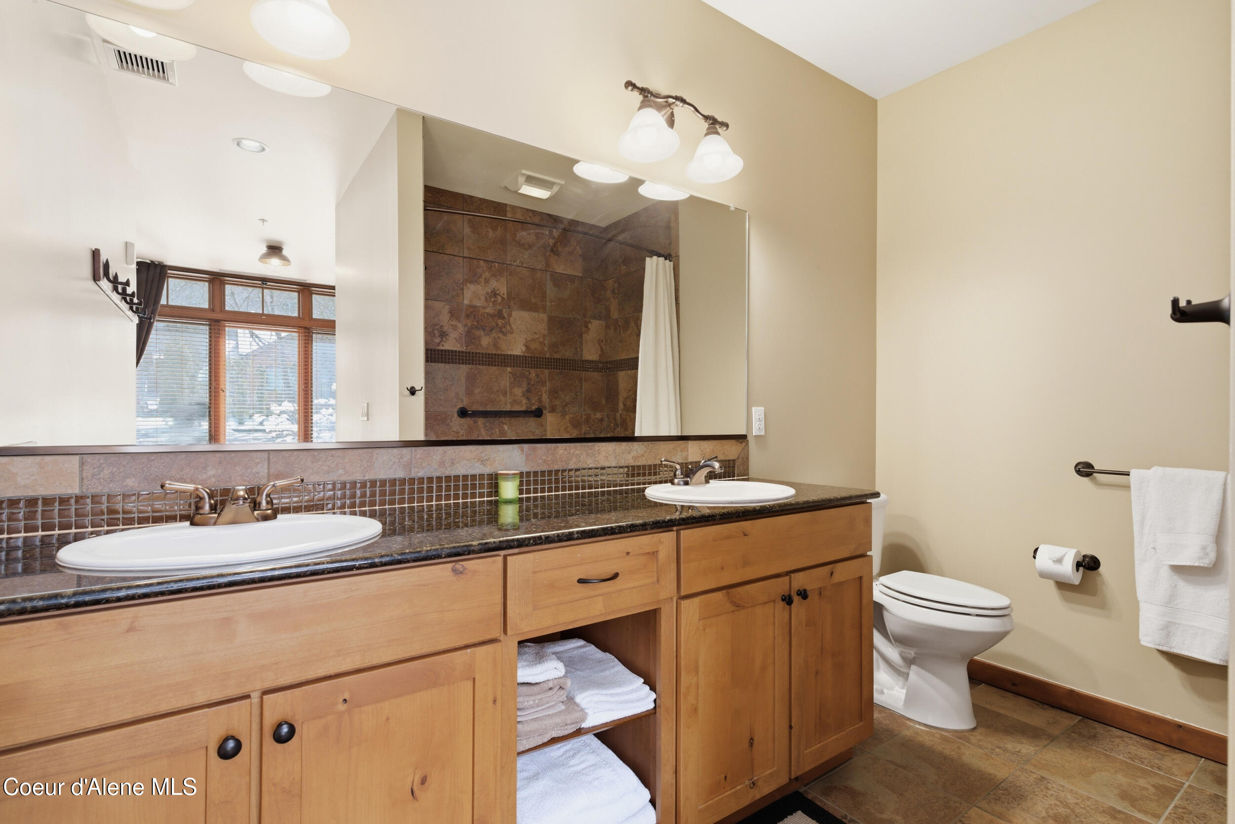 834 Mc Kinley Ave, 102