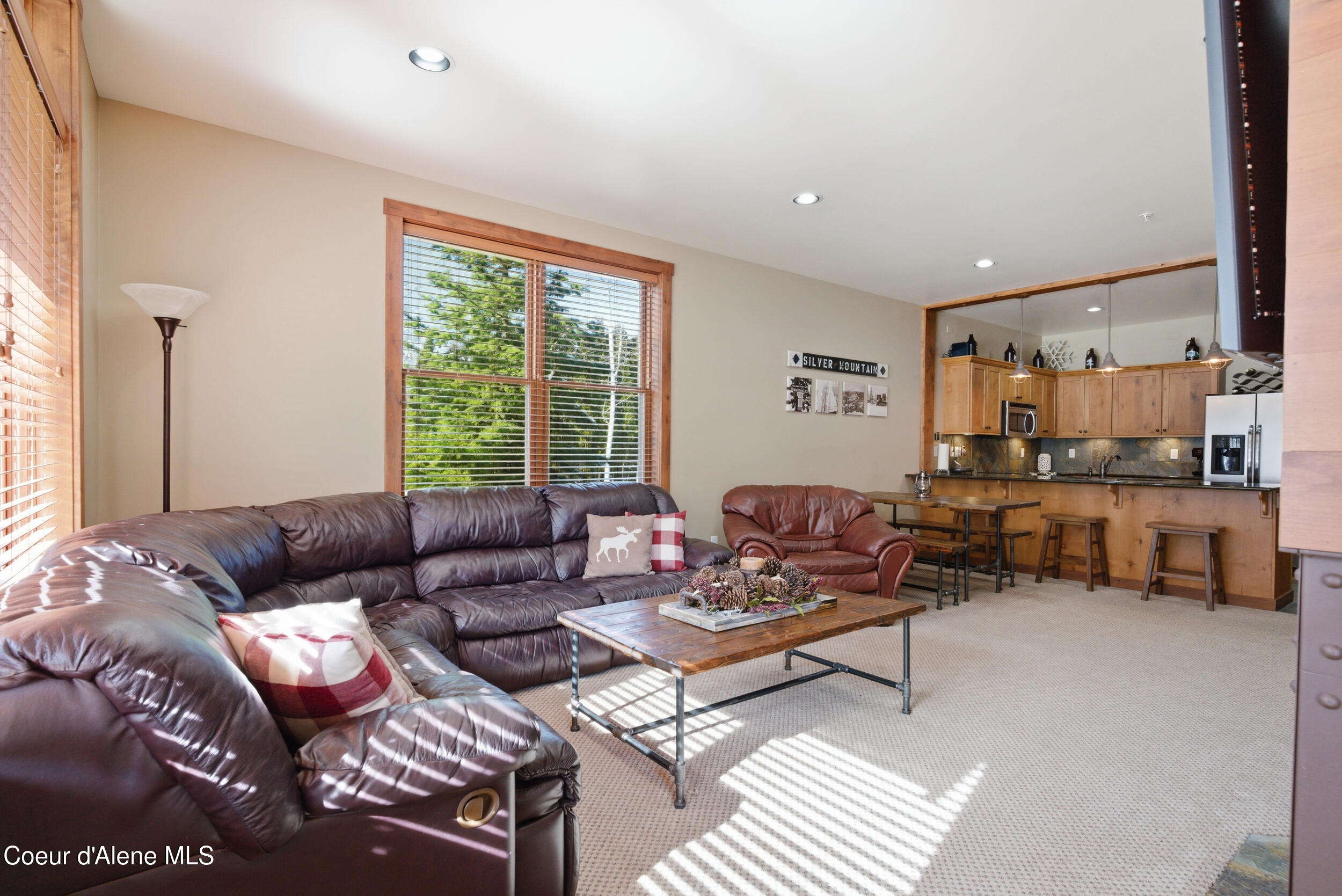 834 Mc Kinley Ave, 102