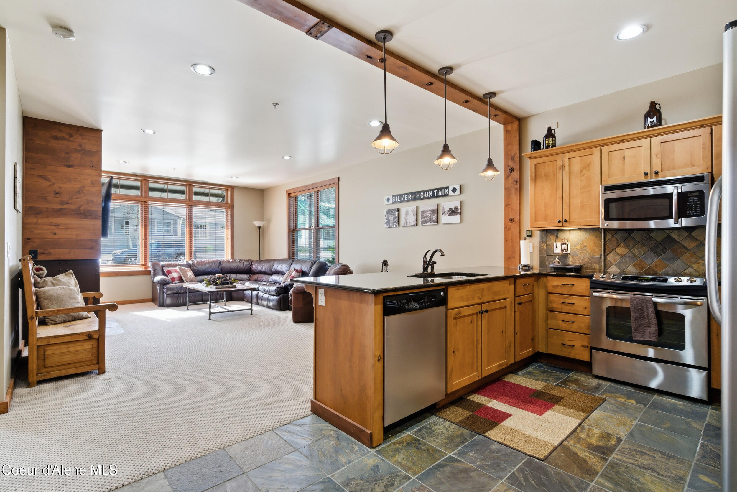 834 Mc Kinley Ave, 102