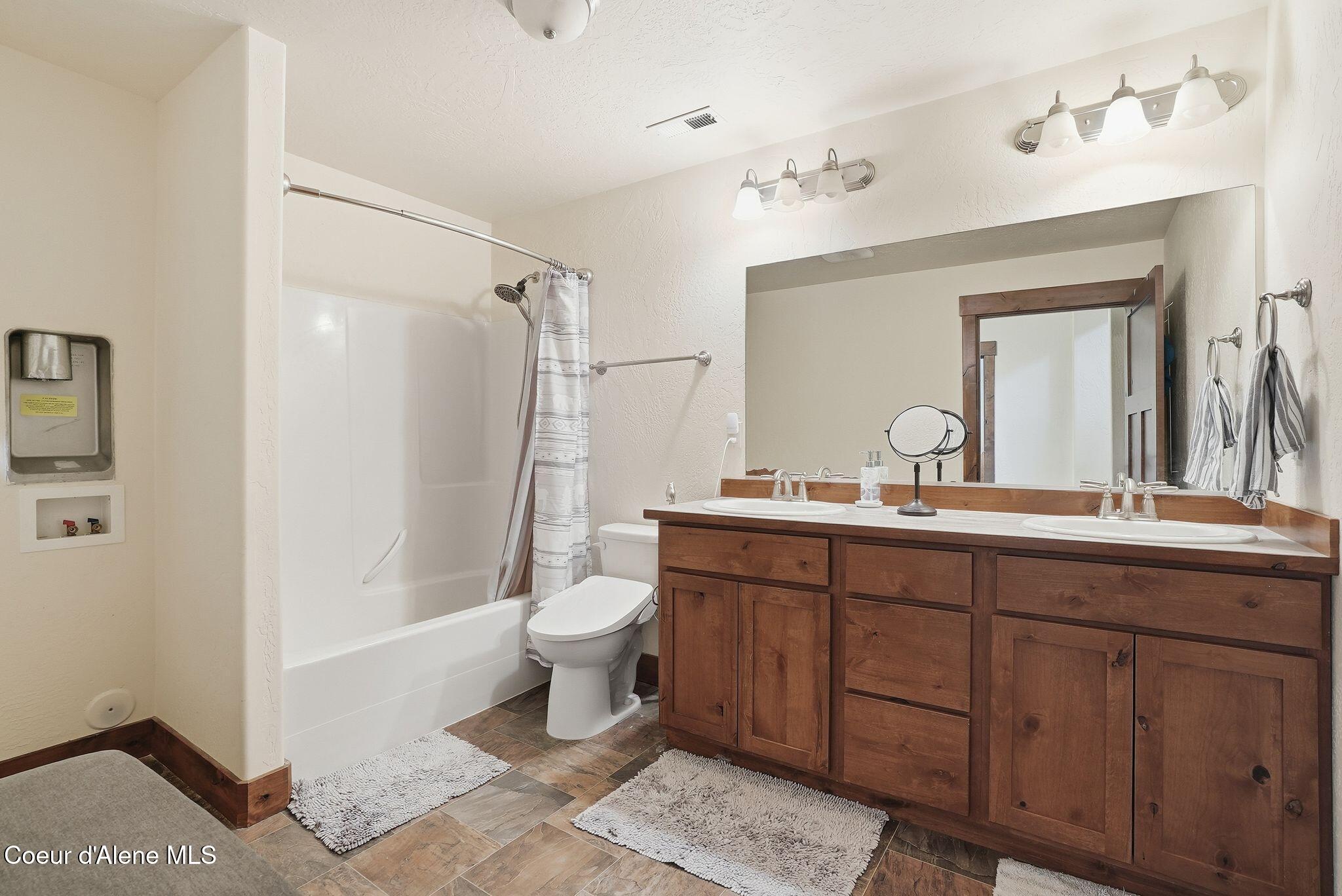 5774 W Kidd Island Rd, Coeur d'Alene