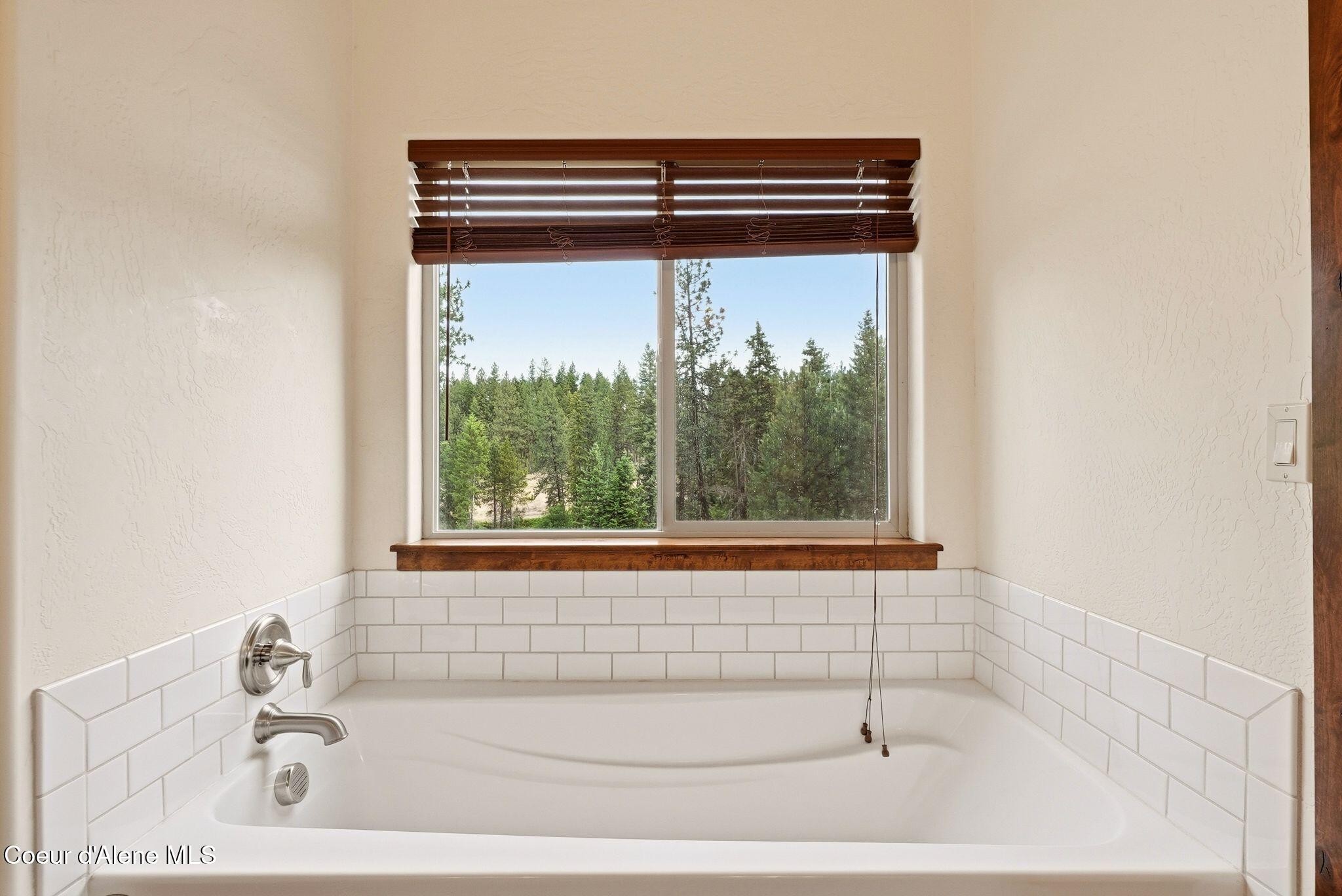 5774 W Kidd Island Rd, Coeur d'Alene