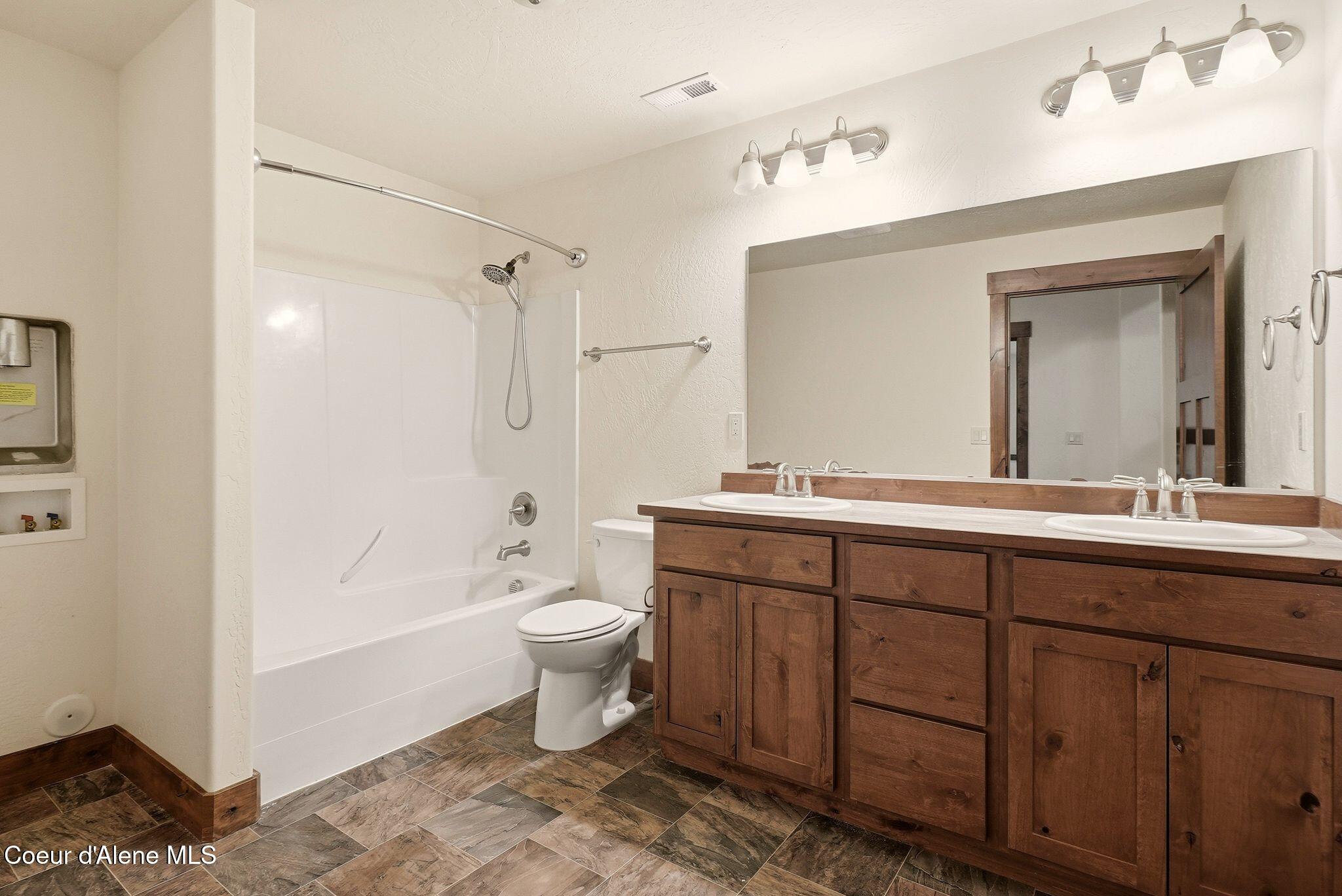 5774 W Kidd Island Rd, Coeur d'Alene