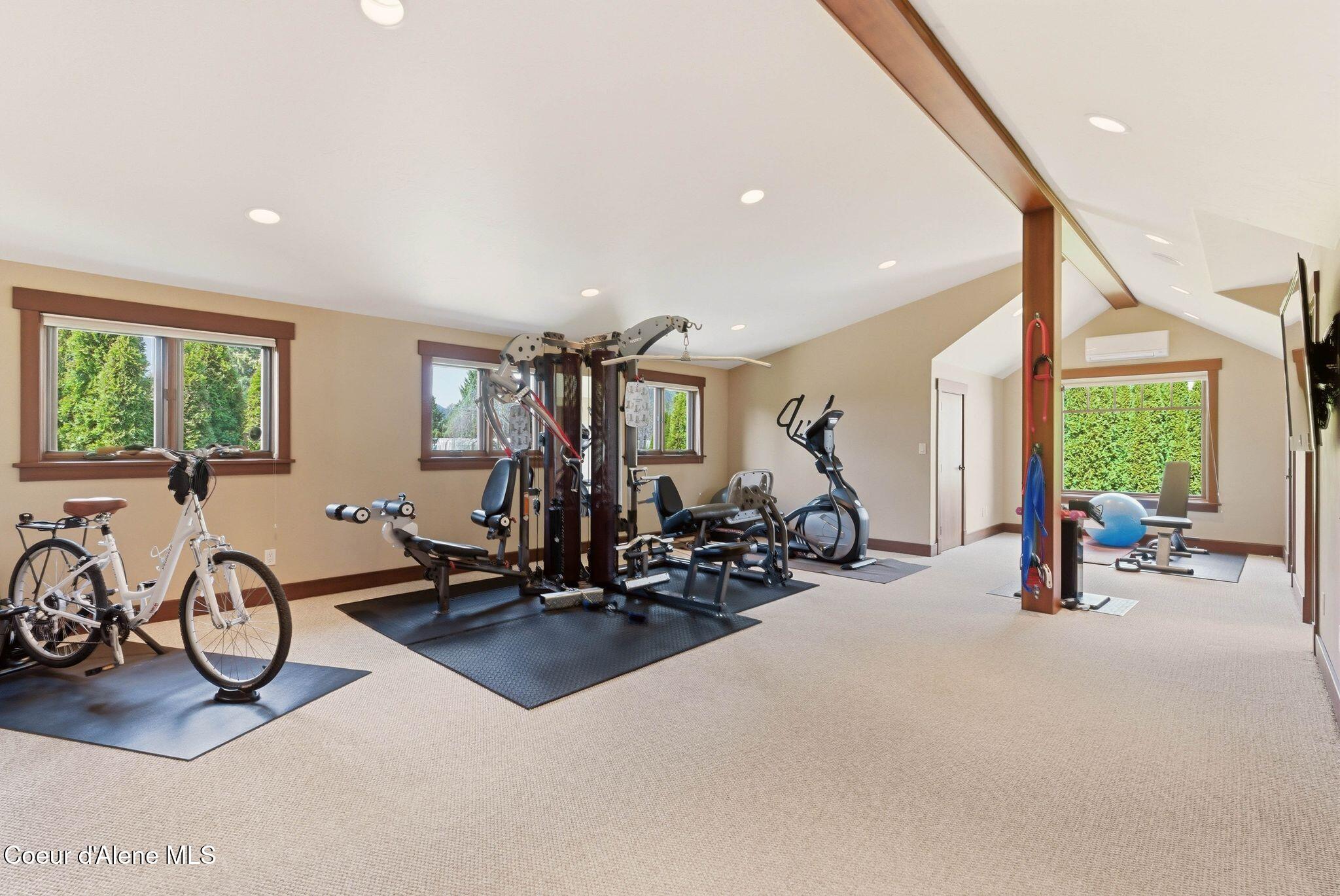1521 Northshore DR