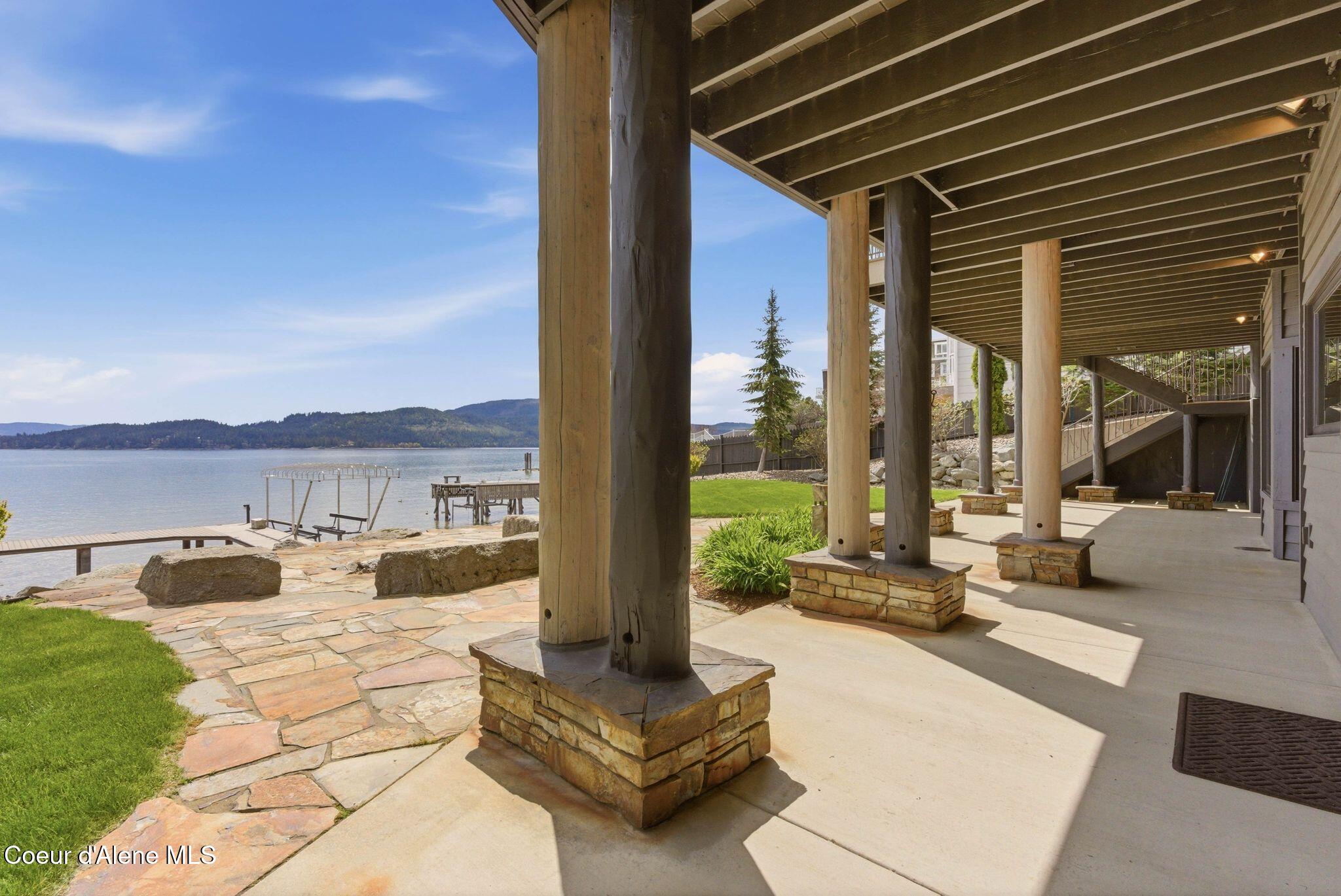 1521 Northshore DR