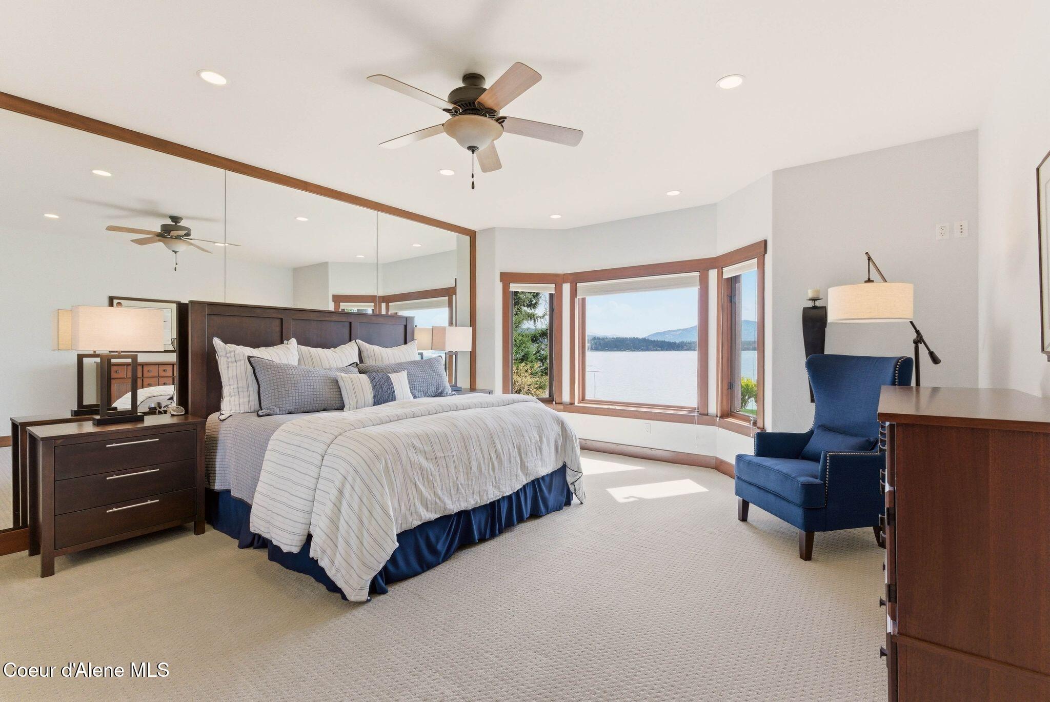 1521 Northshore DR