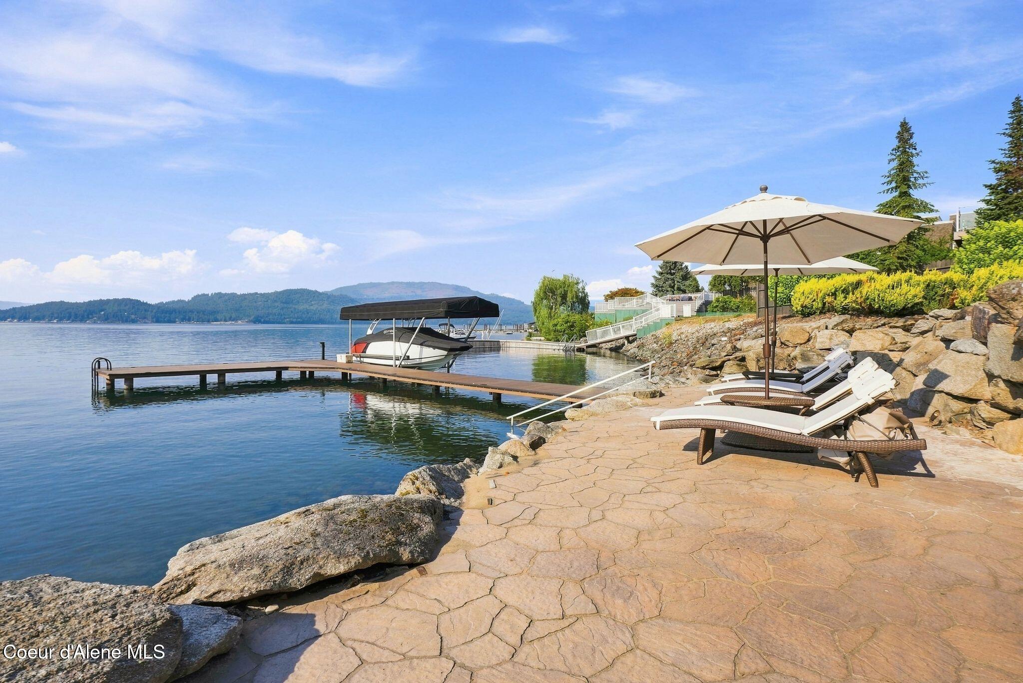 1521 Northshore DR