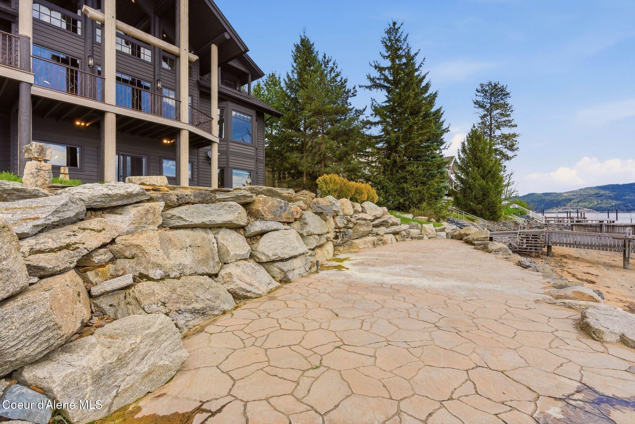 1521 Northshore DR