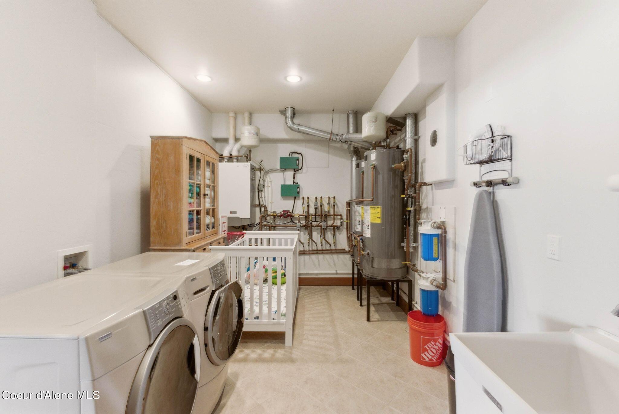 1521 Northshore DR