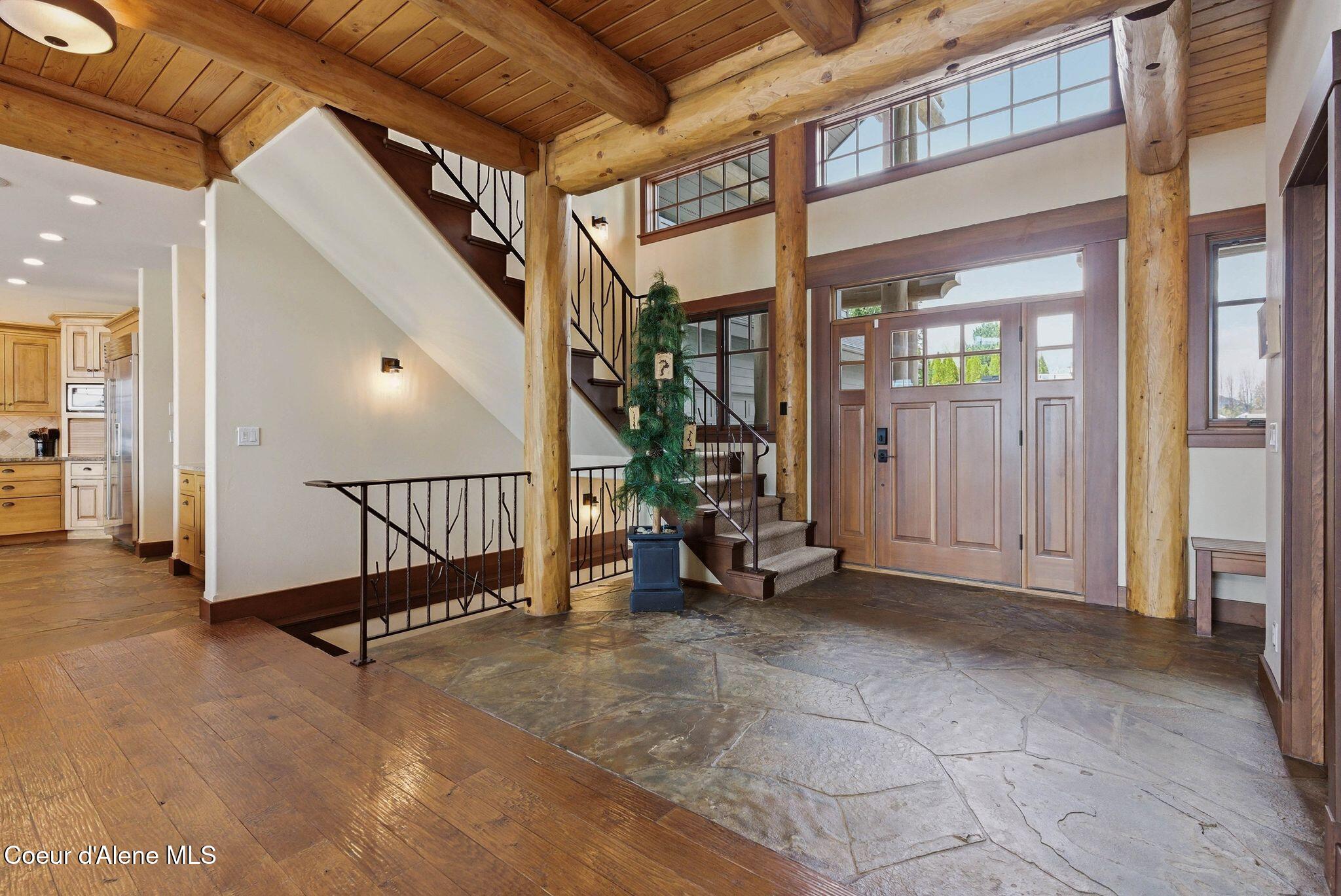 1521 Northshore DR