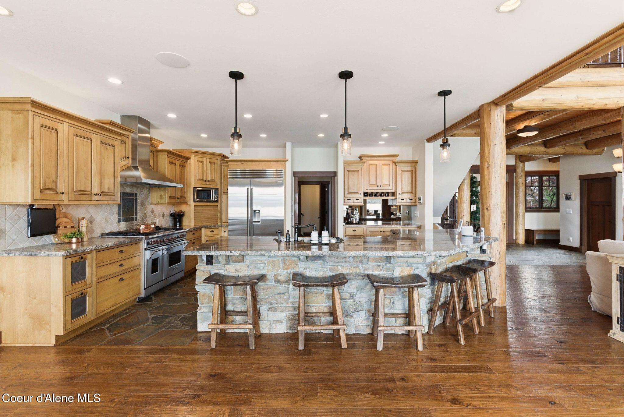 1521 Northshore DR
