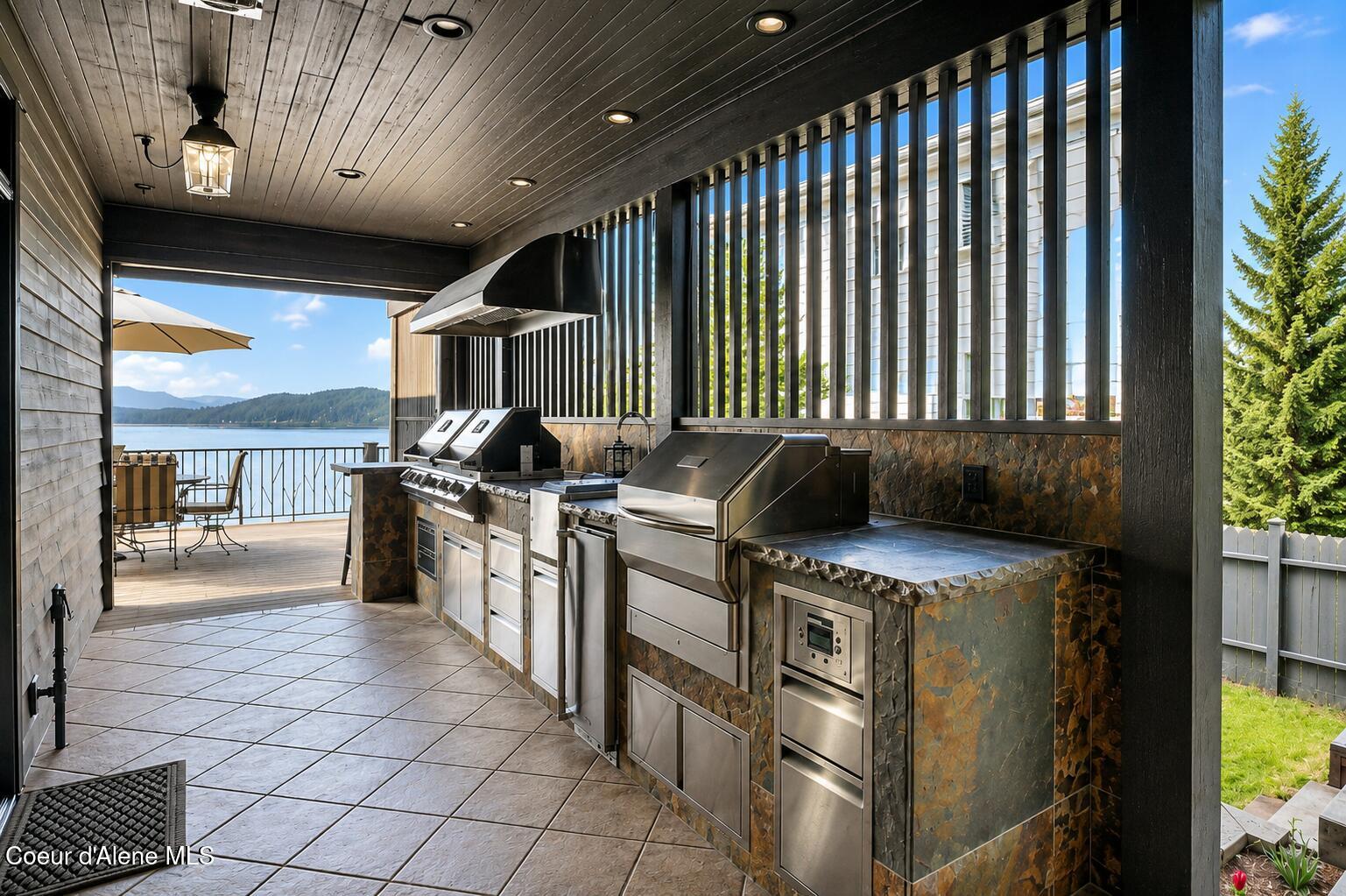 1521 Northshore DR