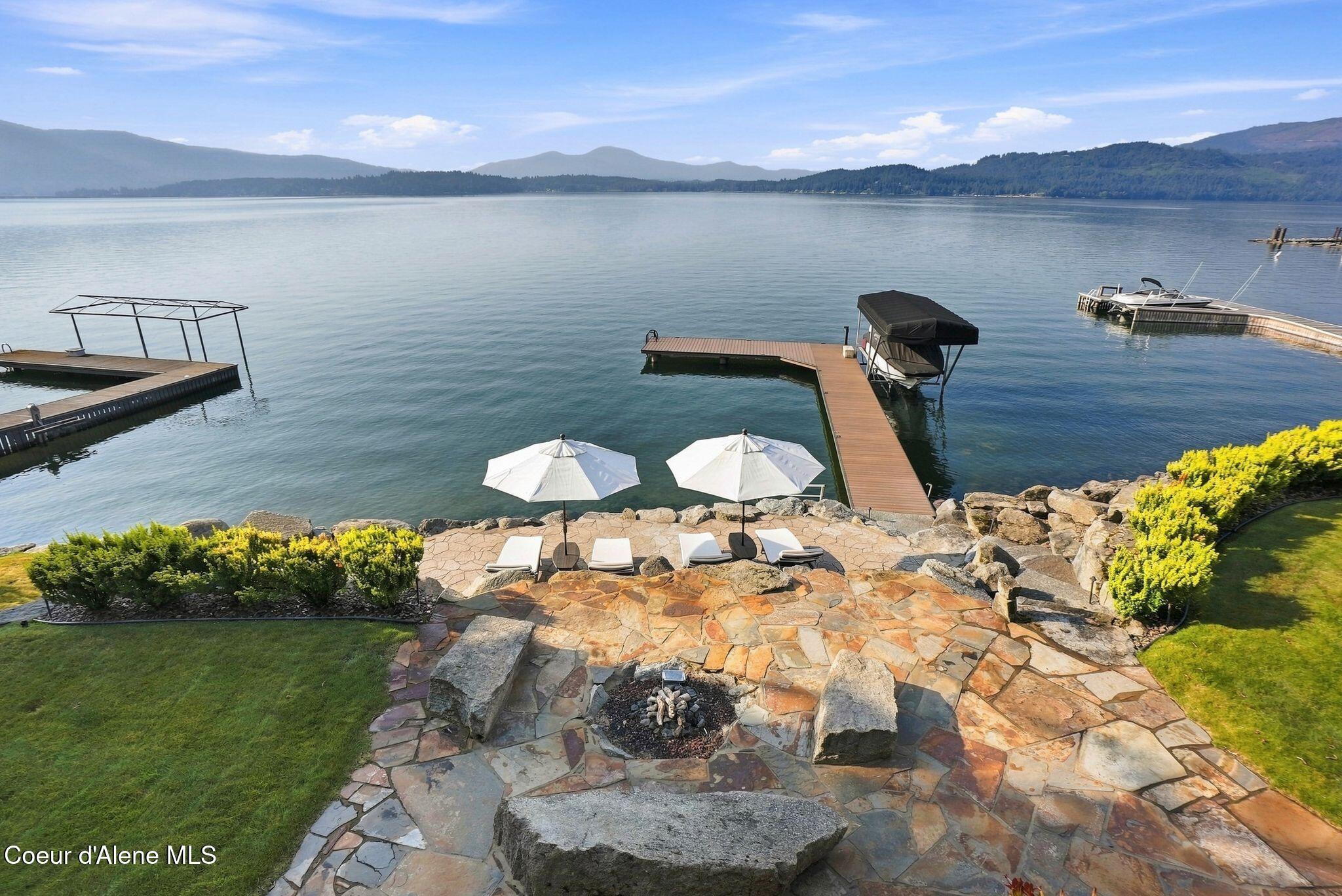 1521 Northshore DR