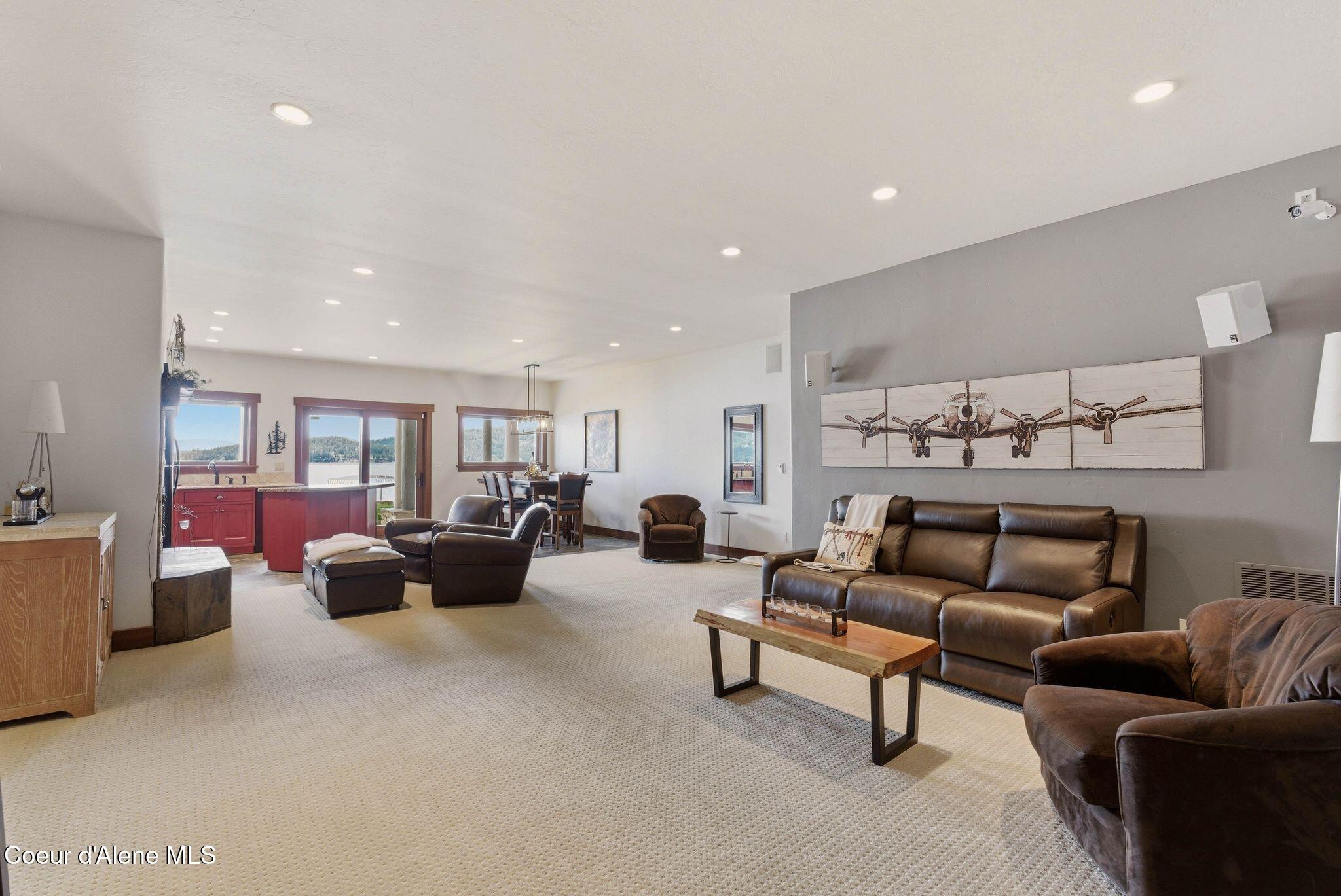 1521 Northshore DR