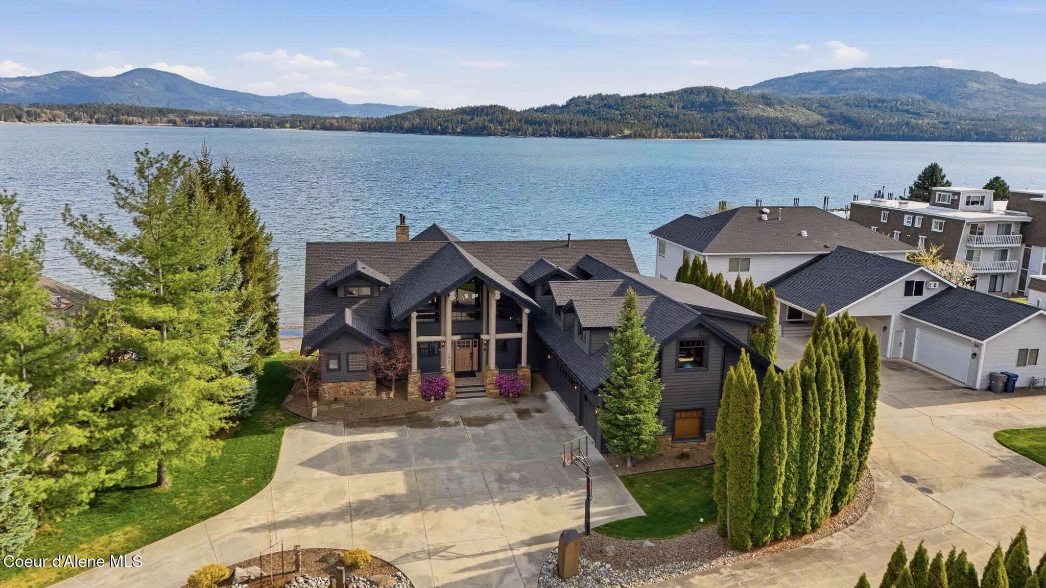 1521 Northshore DR