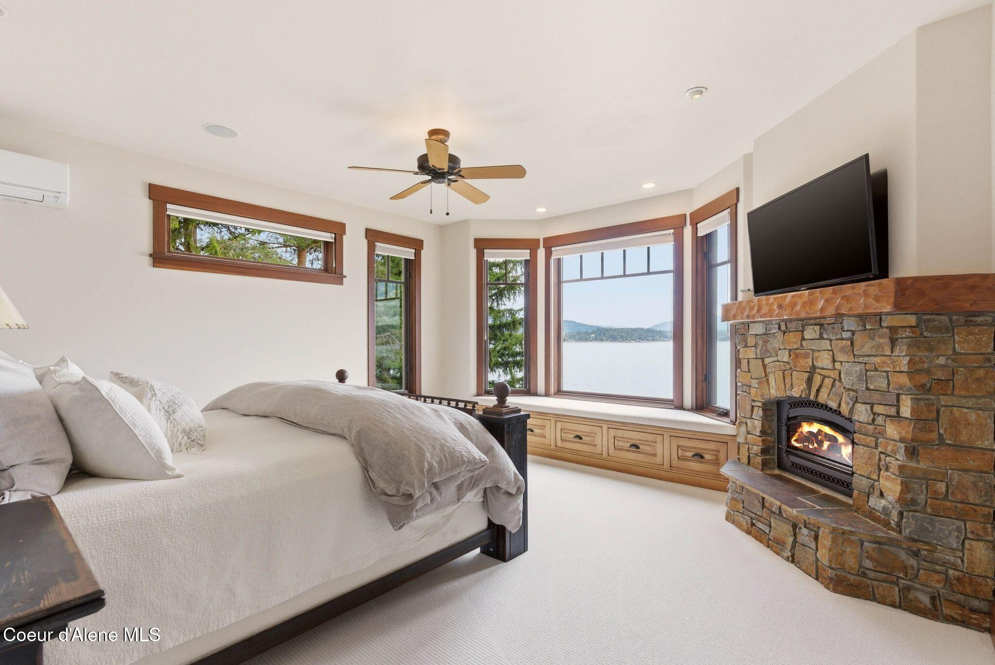1521 Northshore DR