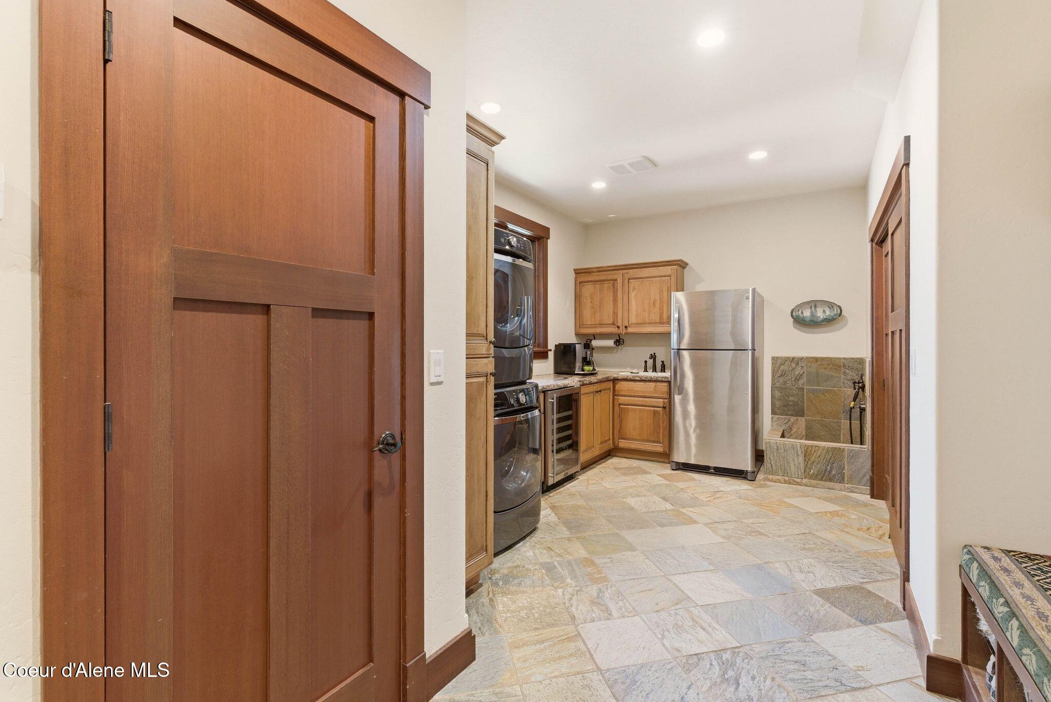 1521 Northshore DR