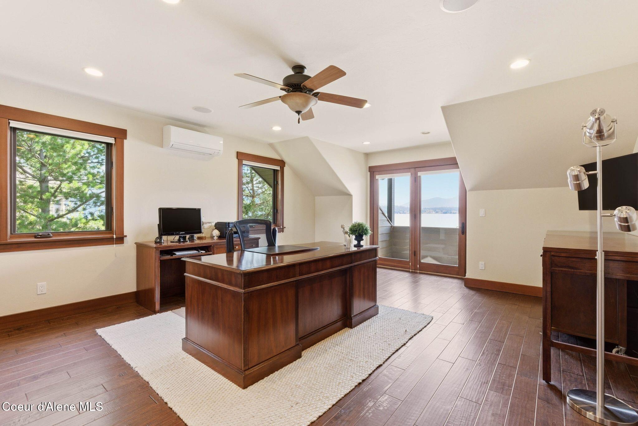 1521 Northshore DR