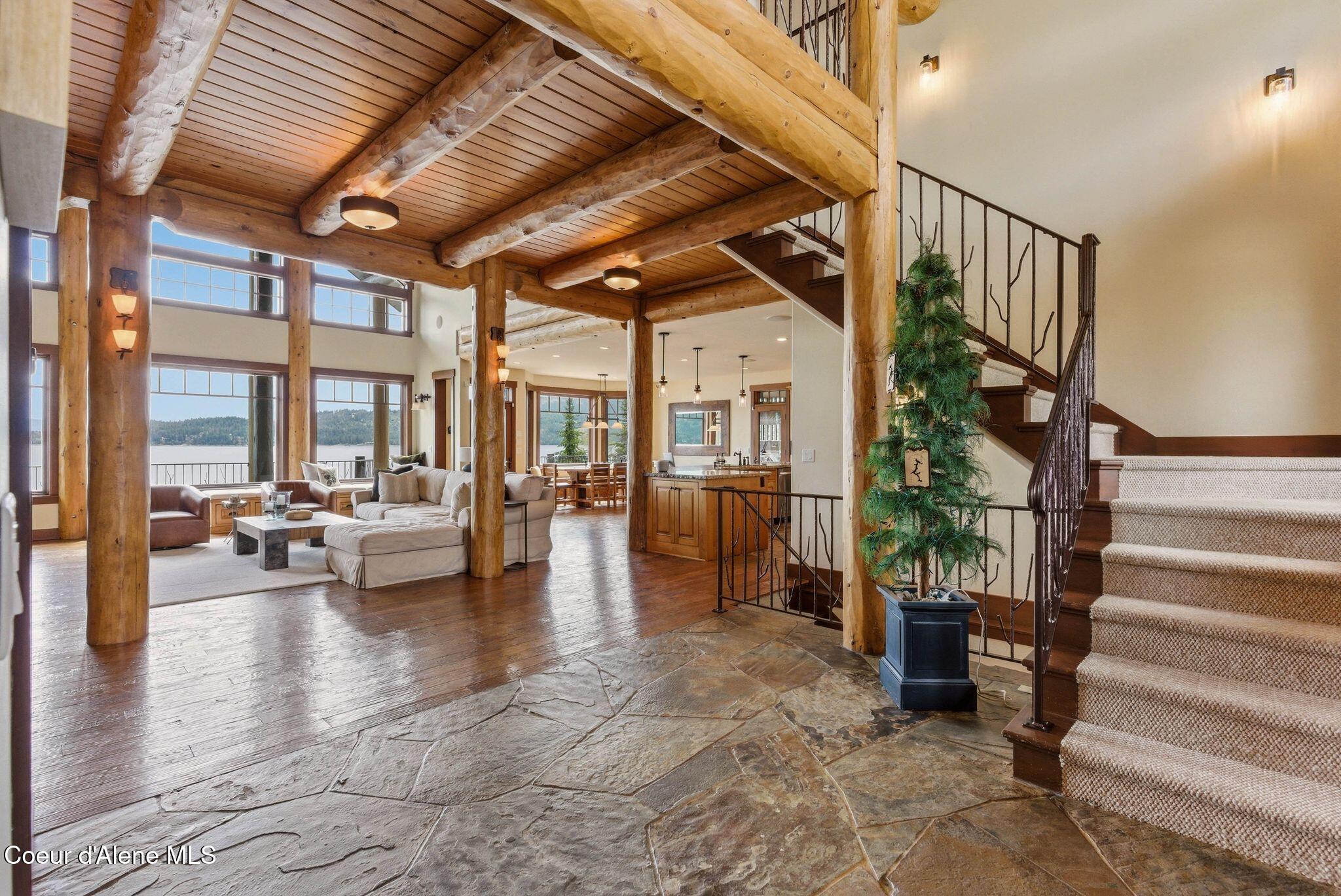 1521 Northshore DR