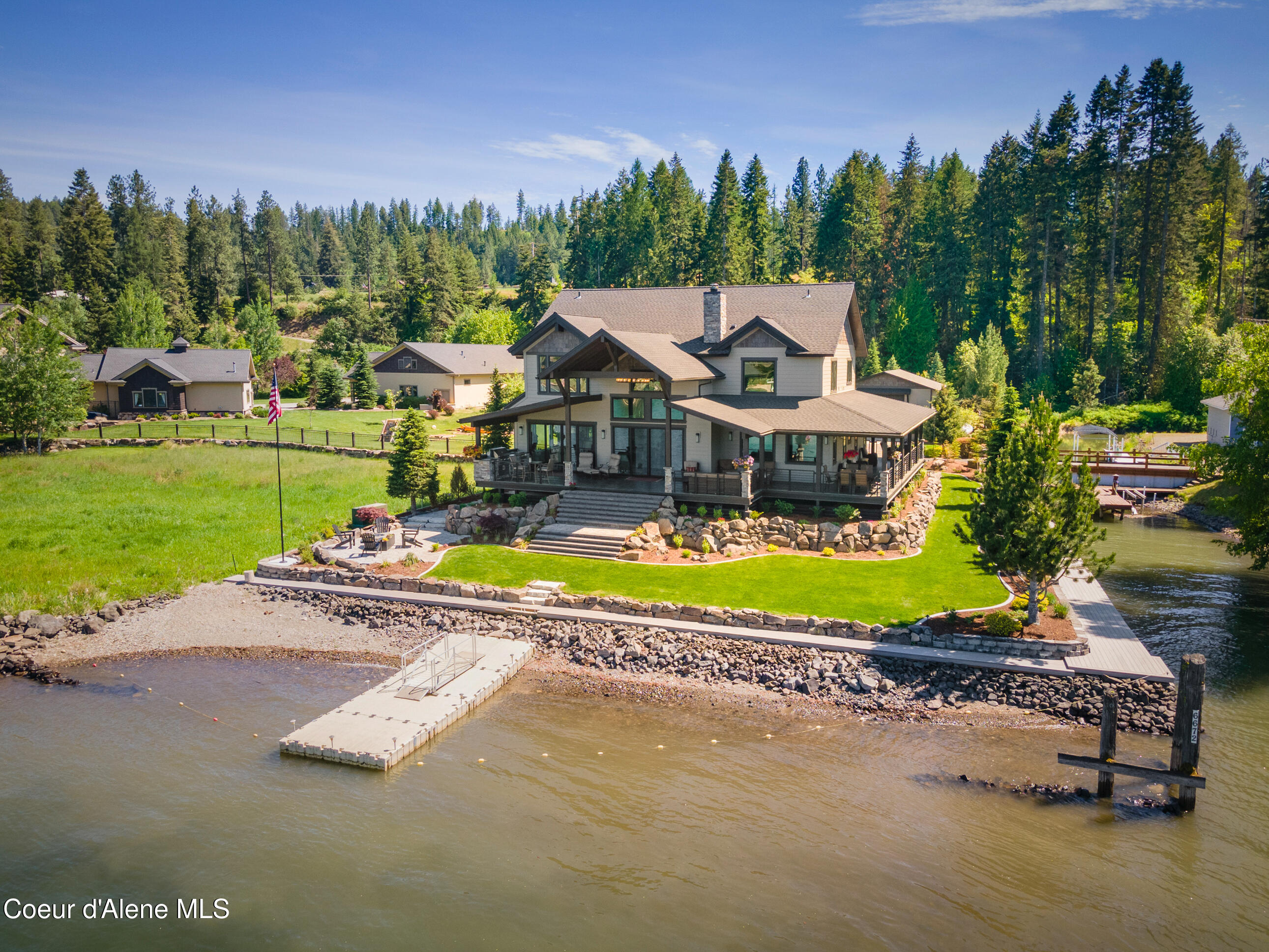 518 S Hidden Island Ln, Coeur d'Alene