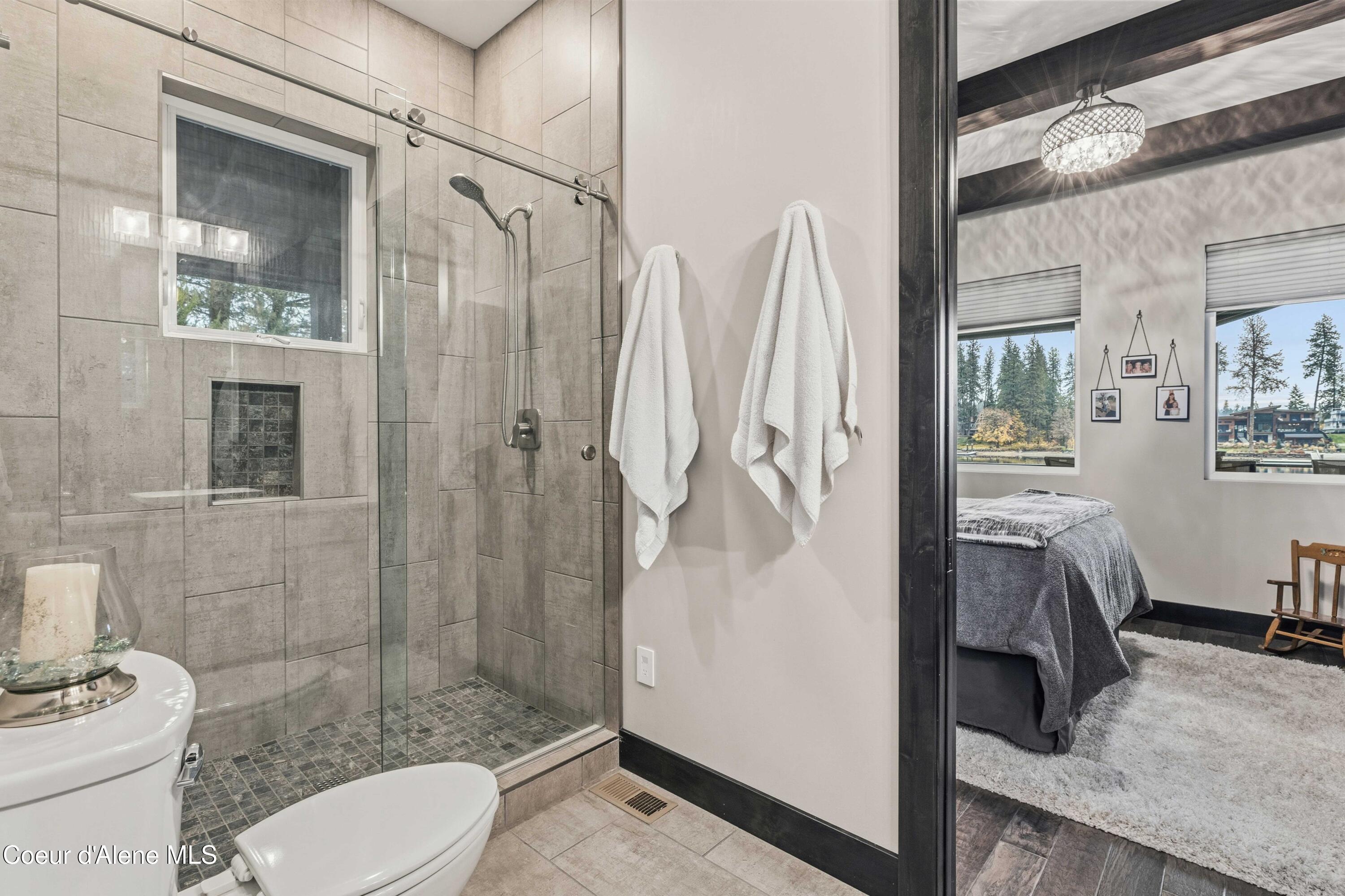 518 S Hidden Island Ln, Coeur d'Alene