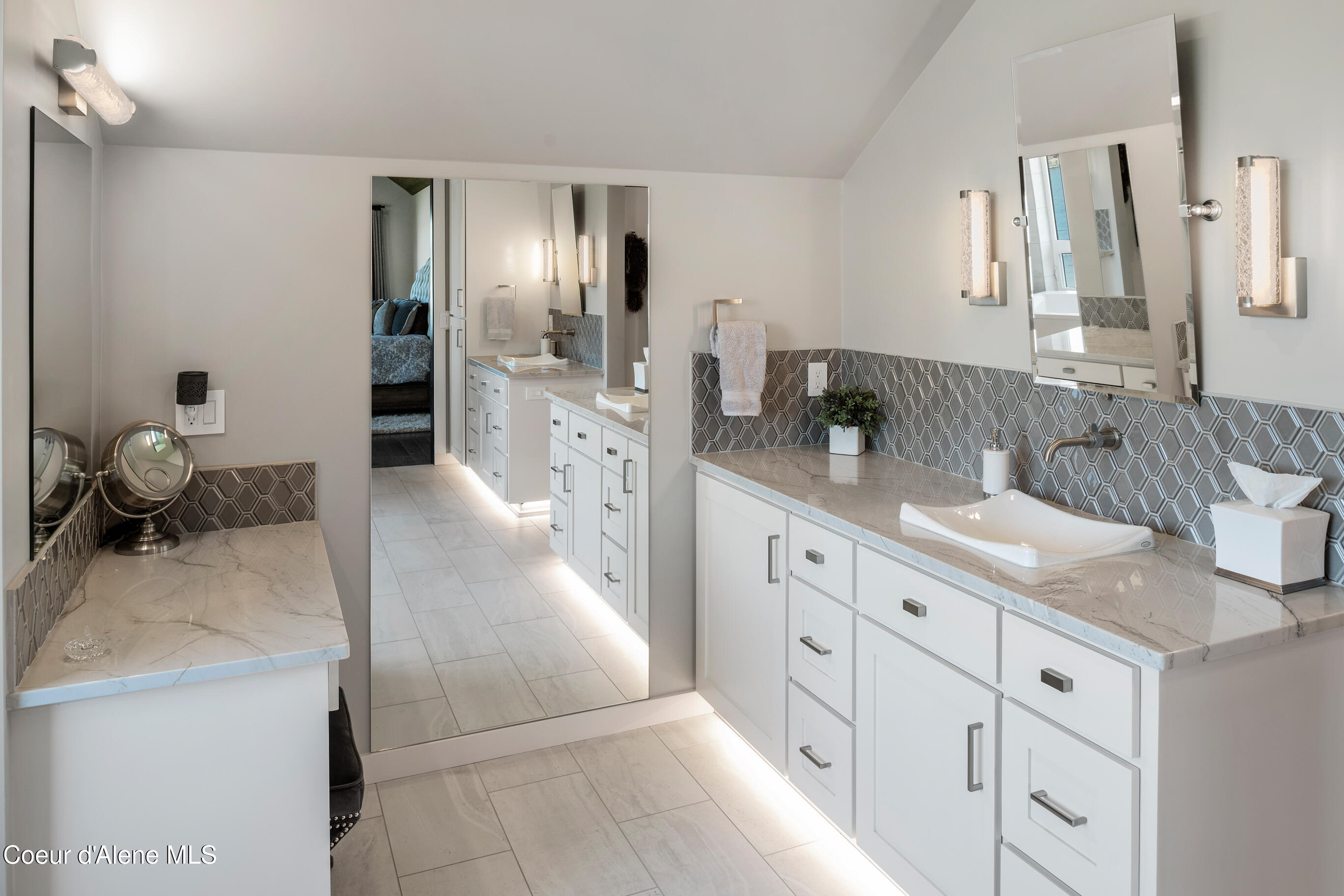 518 S Hidden Island Ln, Coeur d'Alene