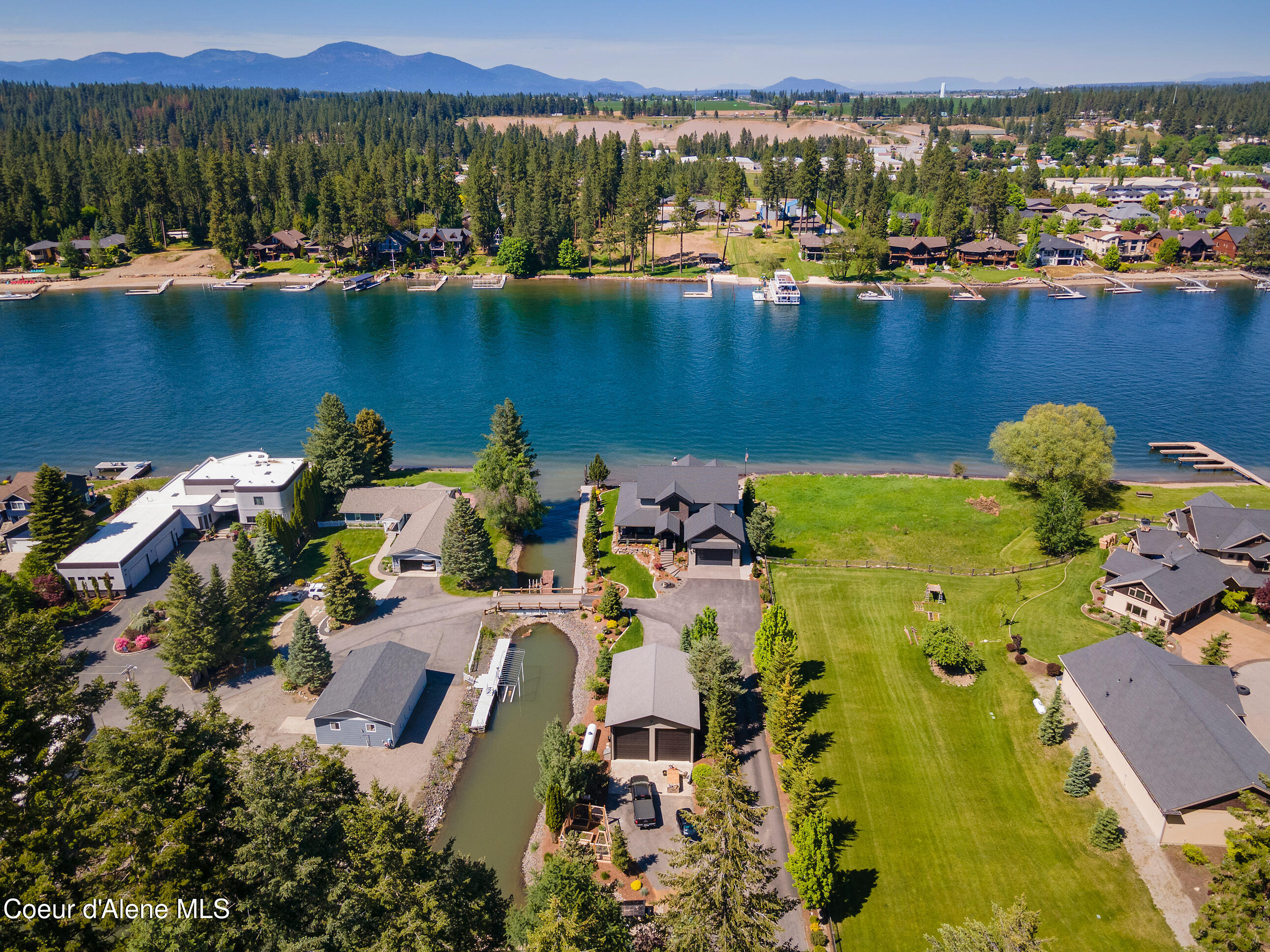 518 S Hidden Island Ln, Coeur d'Alene