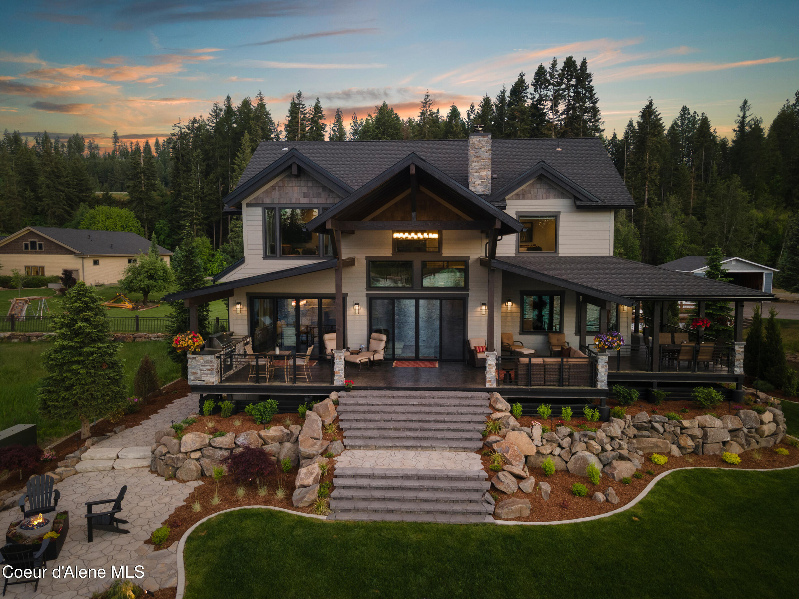518 S Hidden Island Ln, Coeur d'Alene