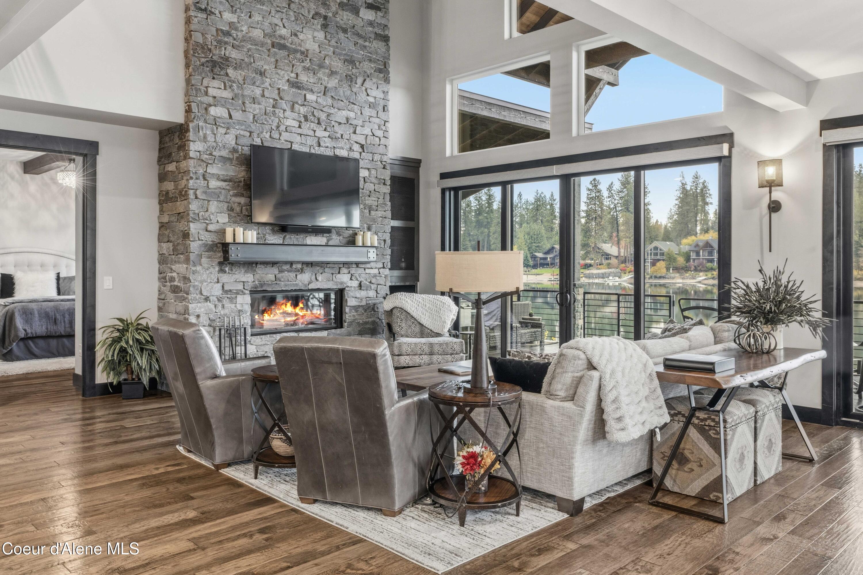 518 S Hidden Island Ln, Coeur d'Alene