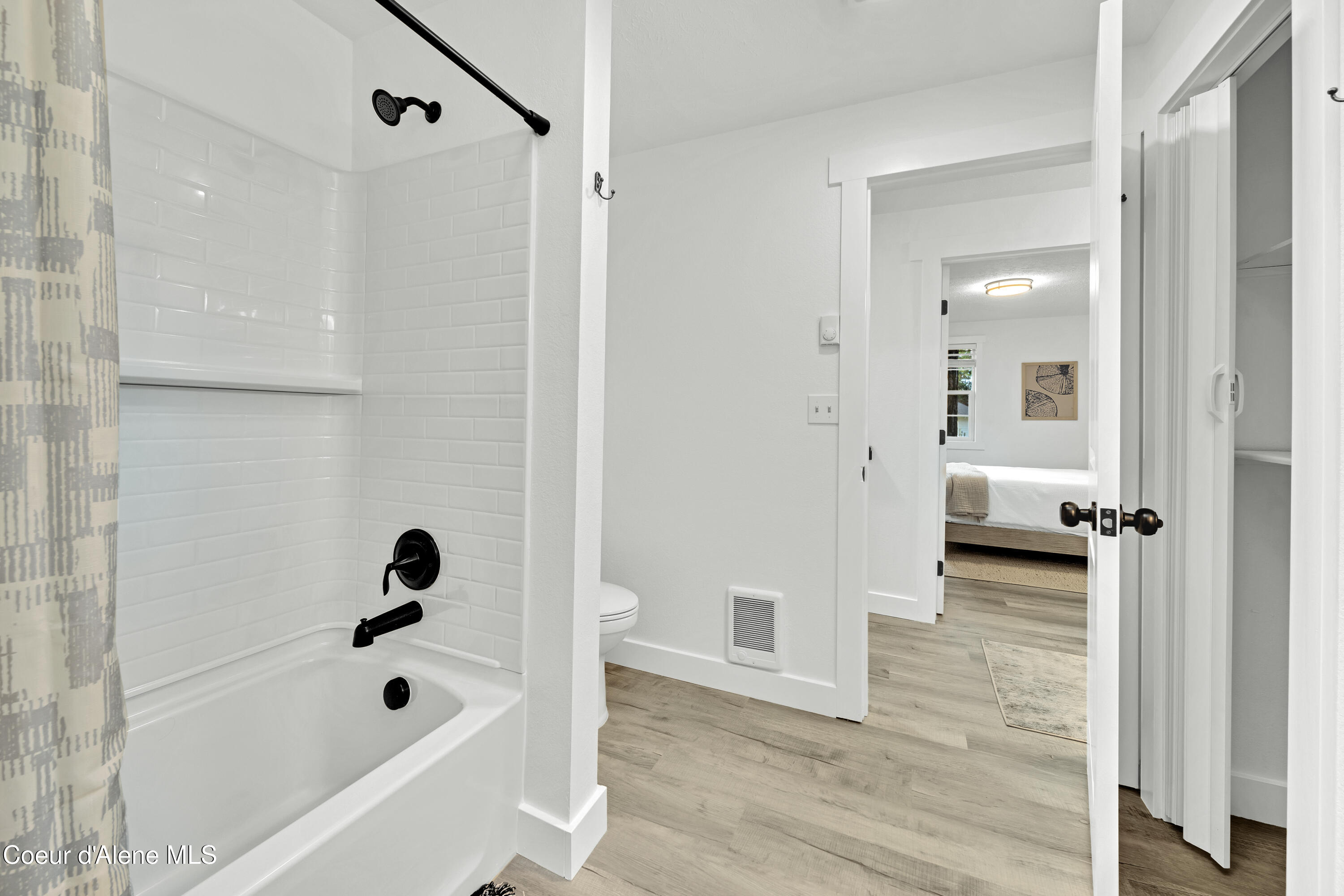 5999 N Pinegrove Dr, Coeur d'Alene