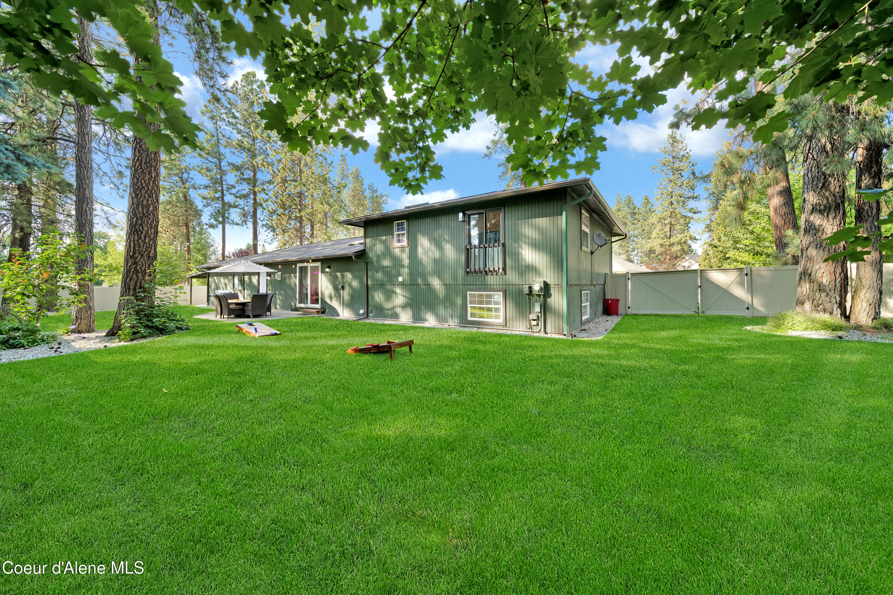 5999 N Pinegrove Dr, Coeur d'Alene