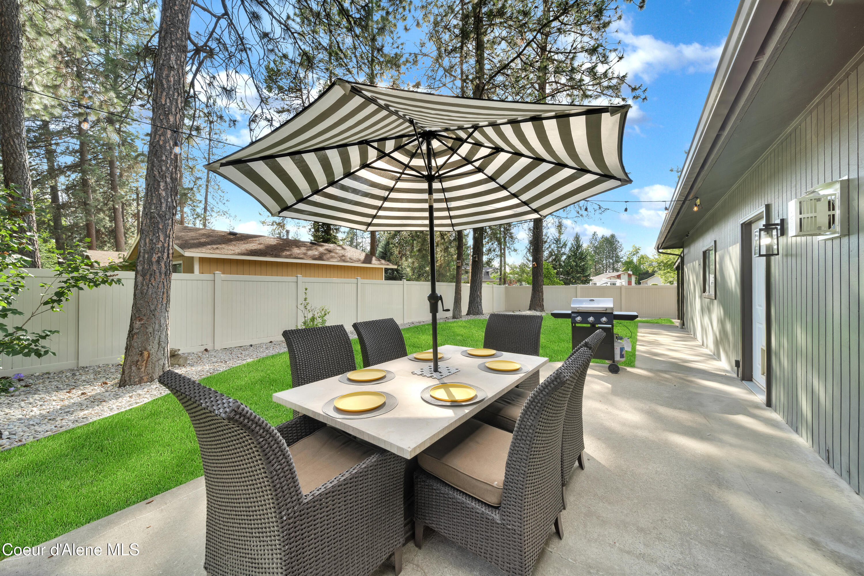 5999 N Pinegrove Dr, Coeur d'Alene