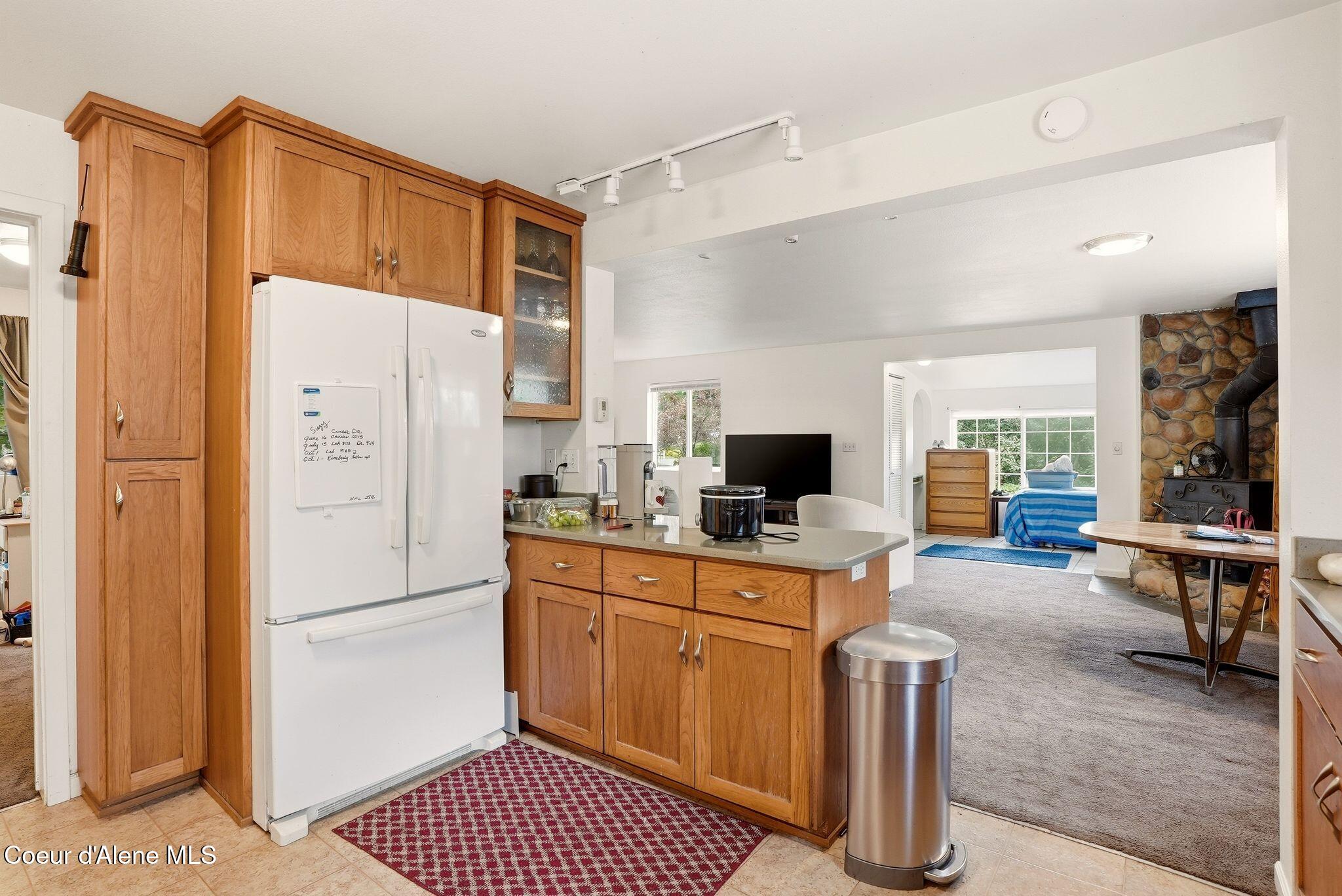 825 W Honeysuckle AVE