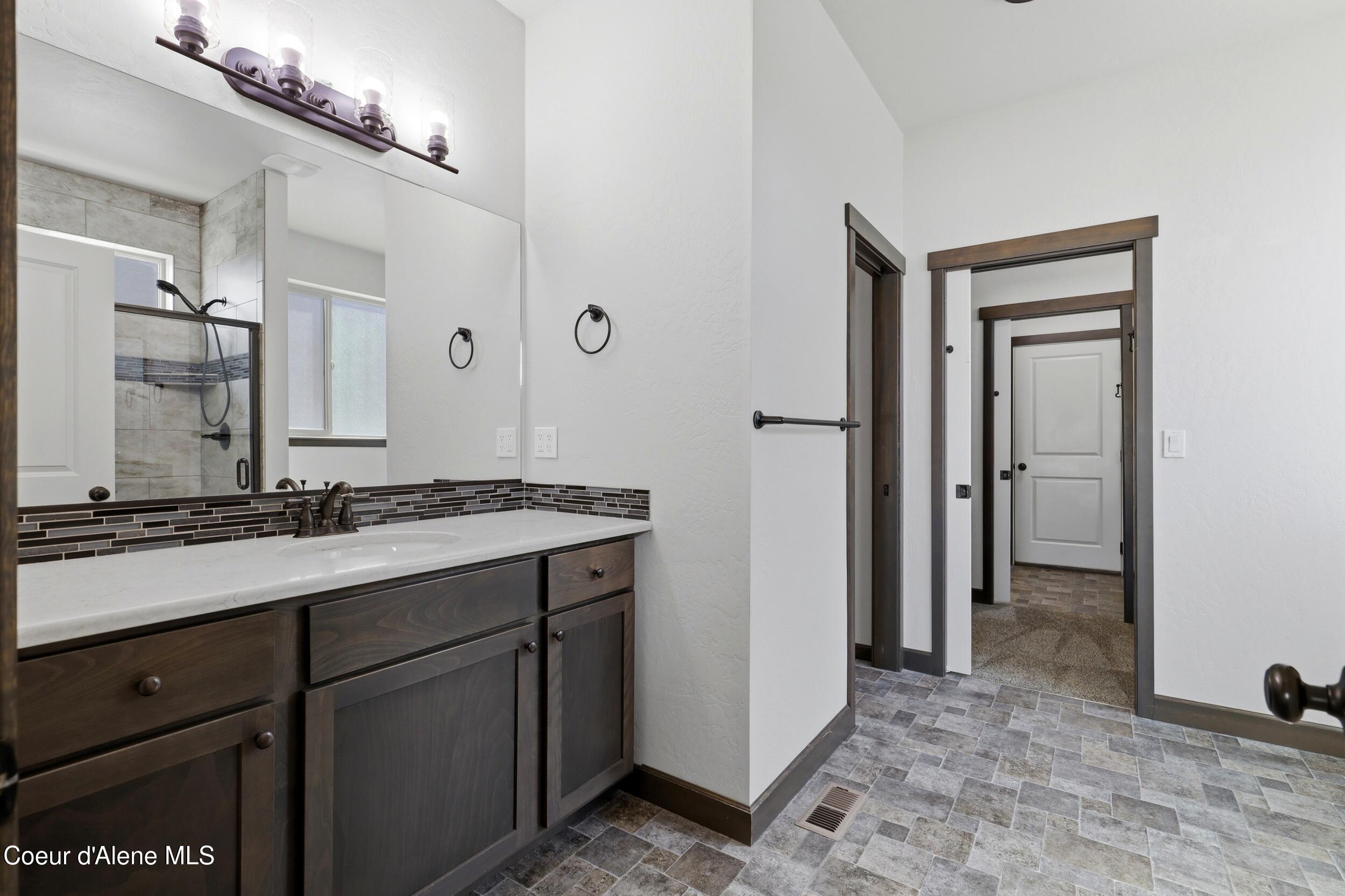6643 N Gavin LOOP, Coeur d'Alene