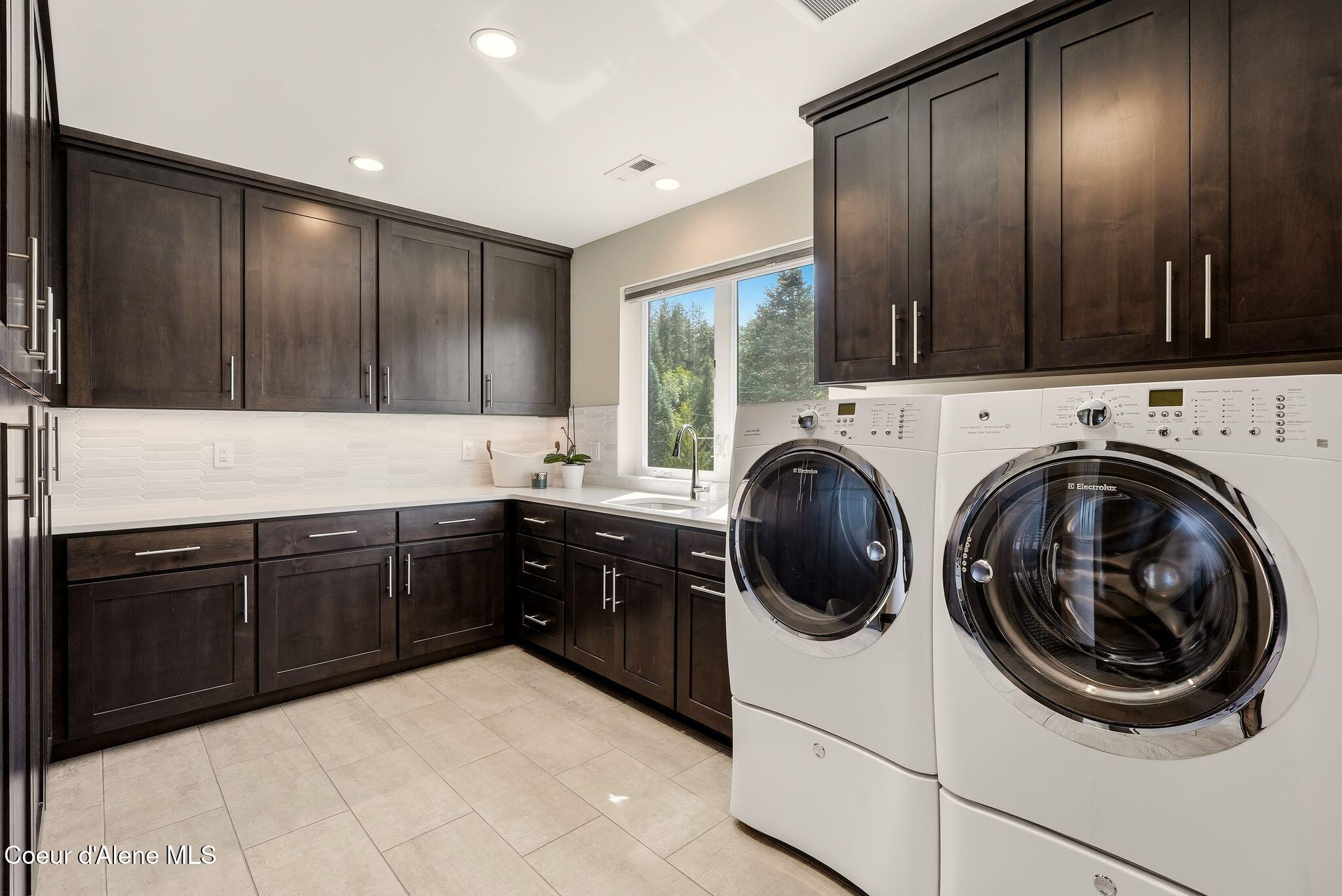 518 S Hidden Island Ln, Coeur d'Alene
