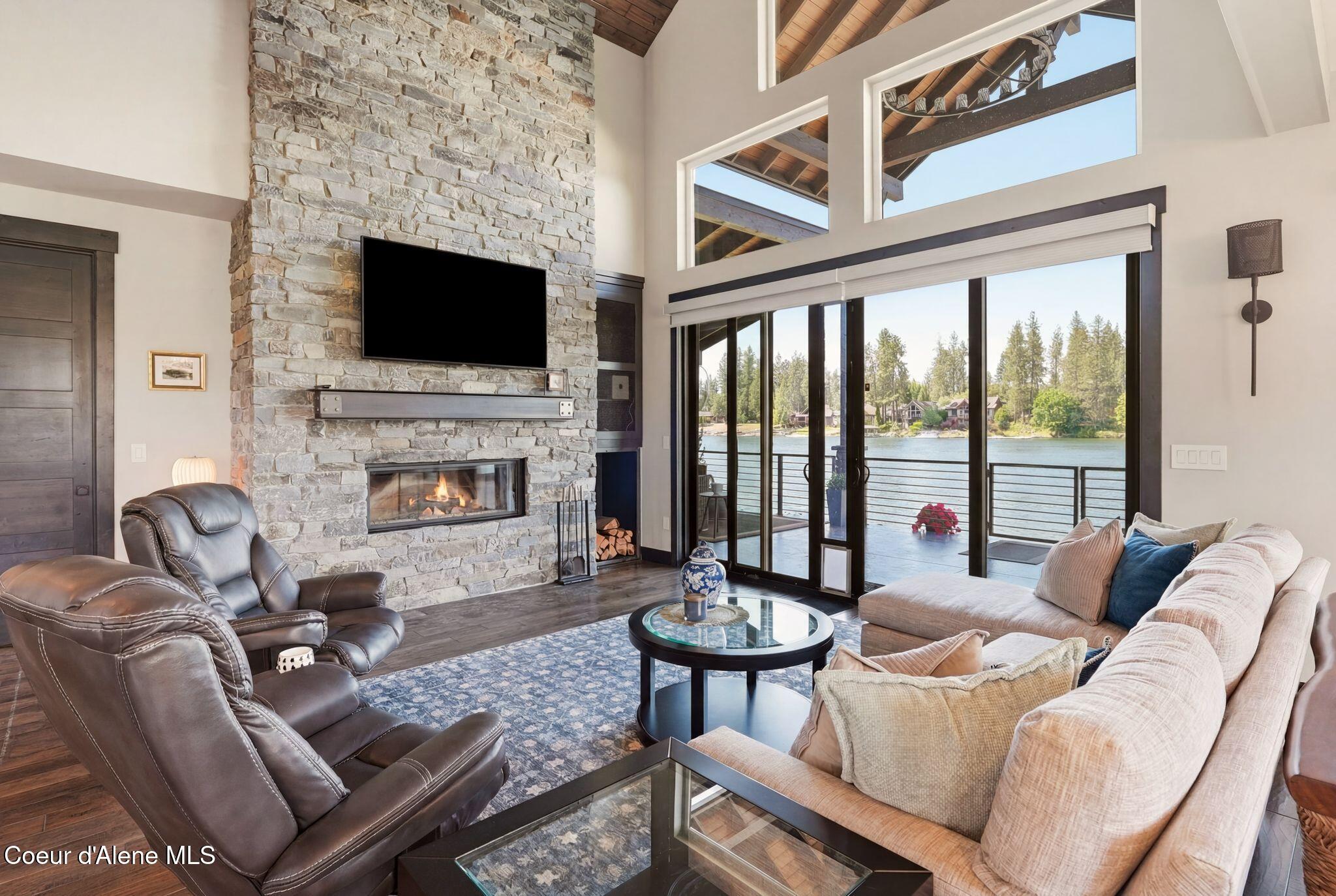 518 S Hidden Island Ln, Coeur d'Alene