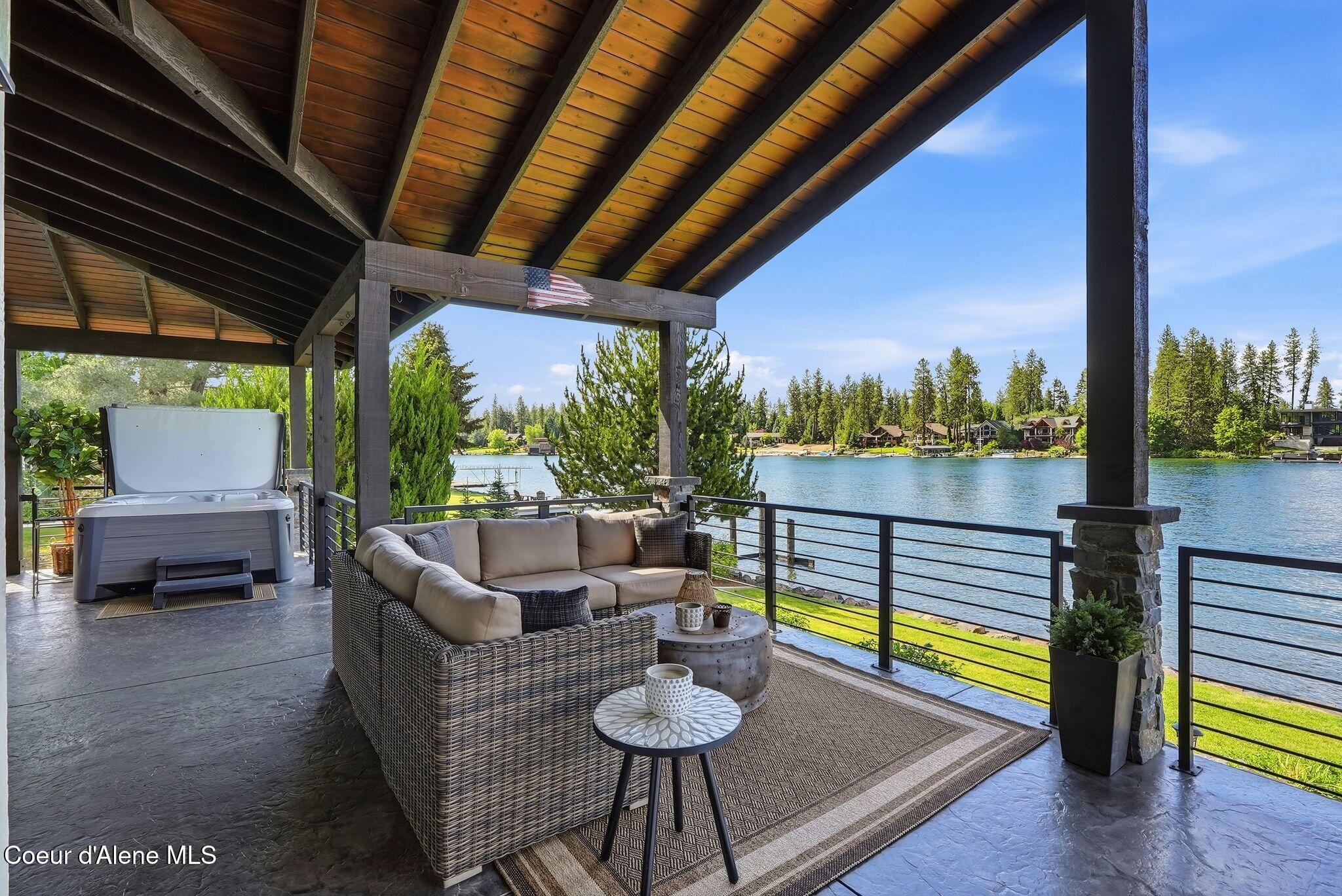 518 S Hidden Island Ln, Coeur d'Alene