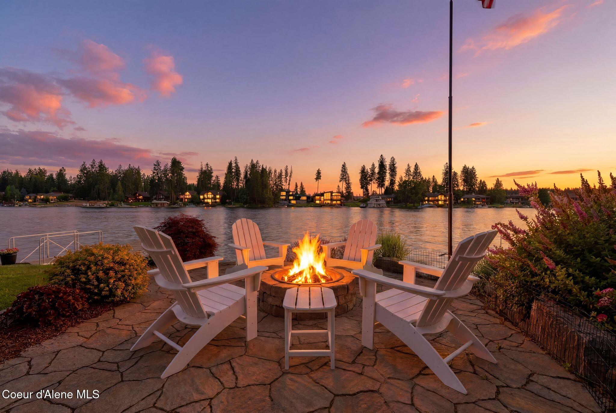 518 S Hidden Island Ln, Coeur d'Alene
