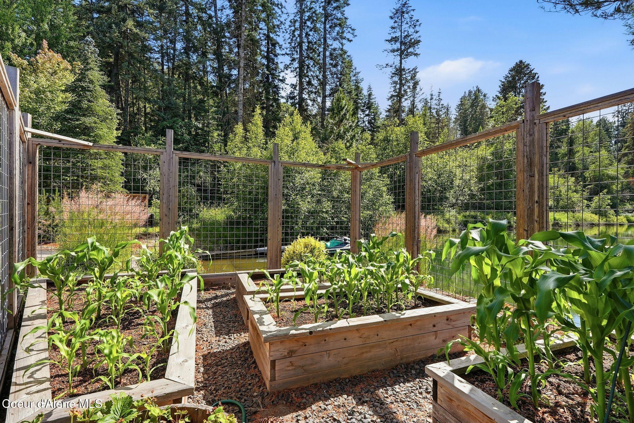 518 S Hidden Island Ln, Coeur d'Alene