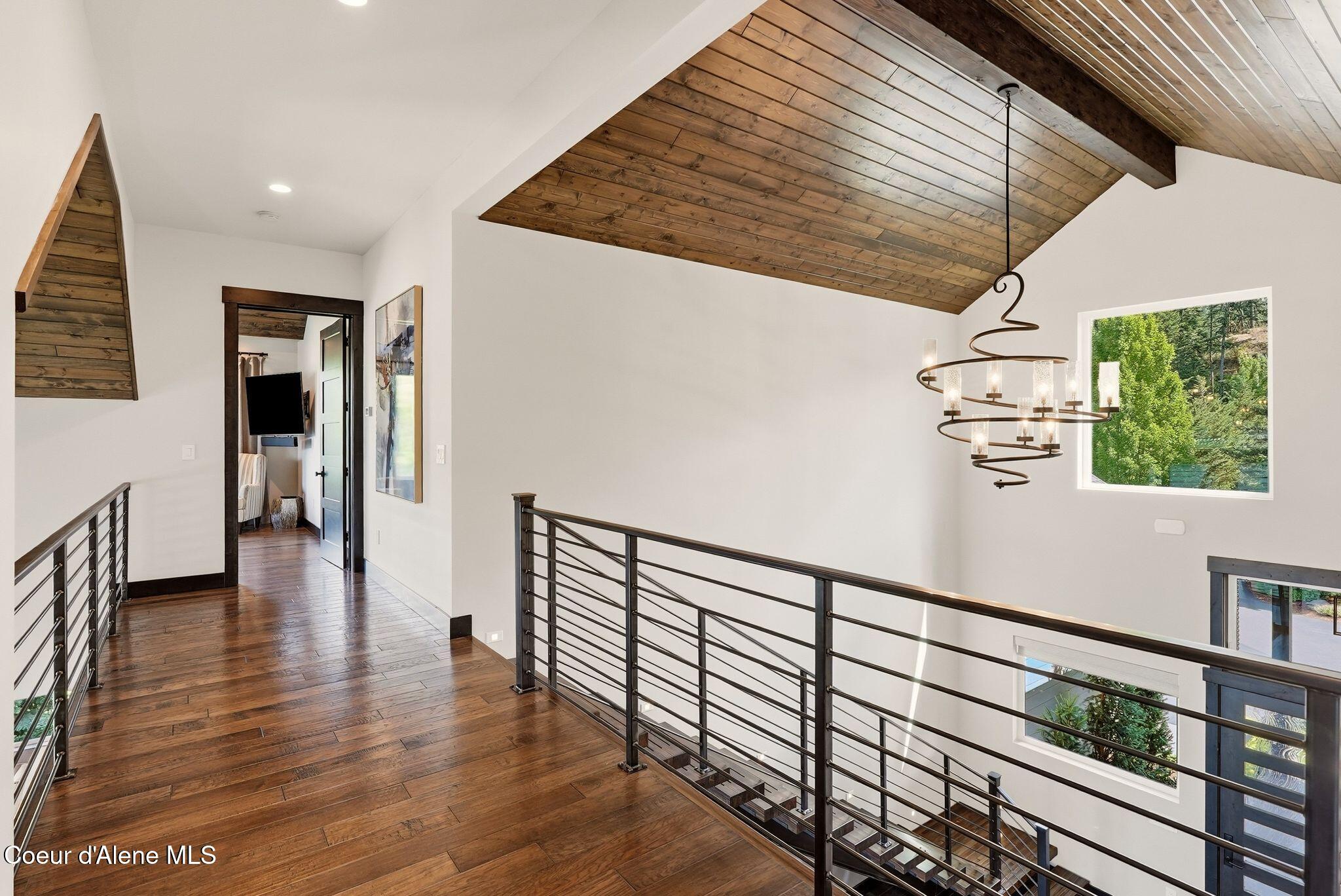 518 S Hidden Island Ln, Coeur d'Alene