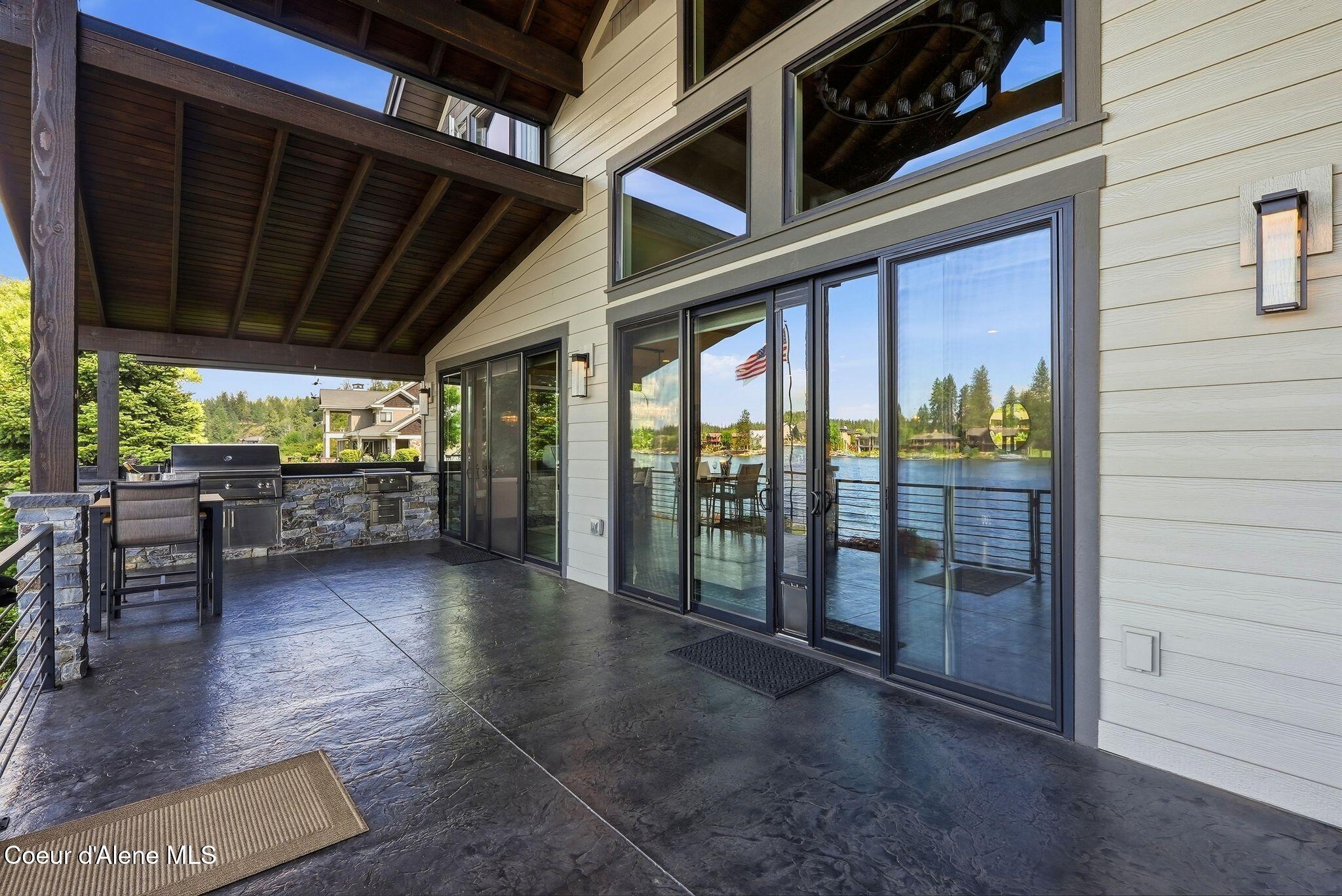 518 S Hidden Island Ln, Coeur d'Alene