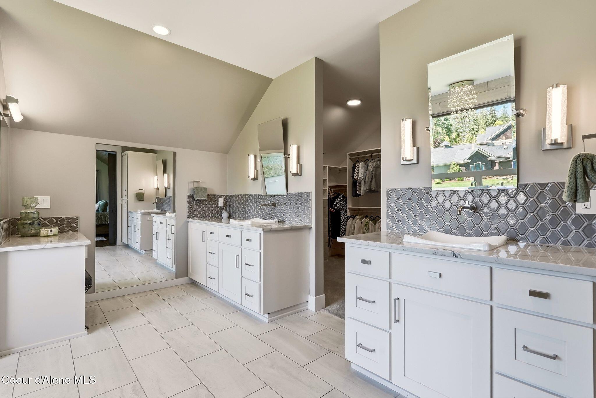 518 S Hidden Island Ln, Coeur d'Alene