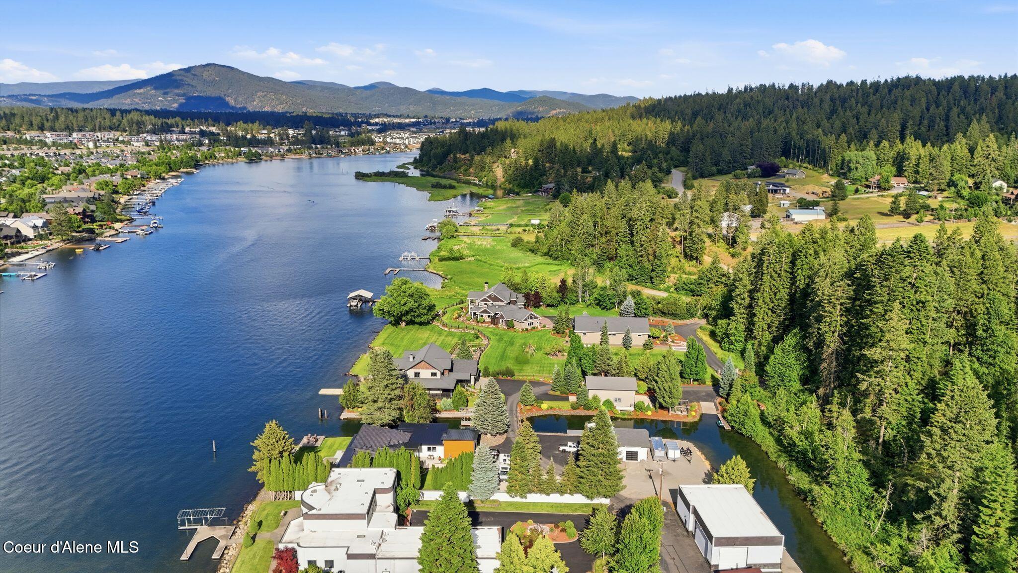518 S Hidden Island Ln, Coeur d'Alene
