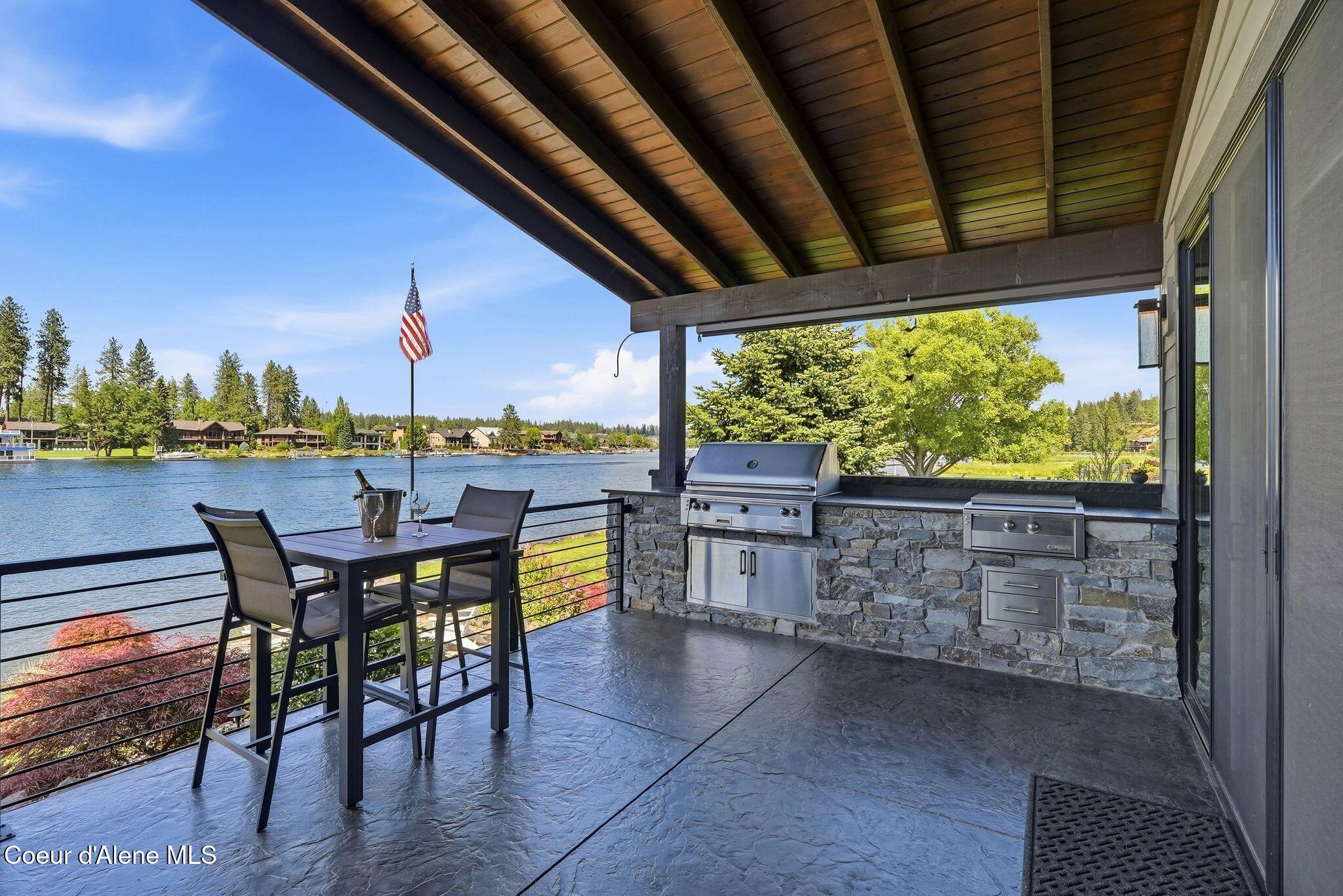 518 S Hidden Island Ln, Coeur d'Alene