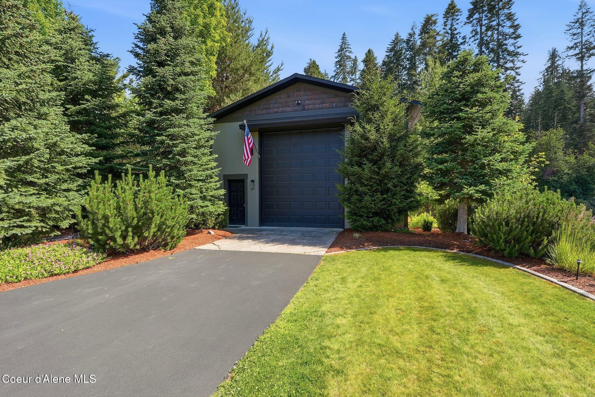 518 S Hidden Island Ln, Coeur d'Alene